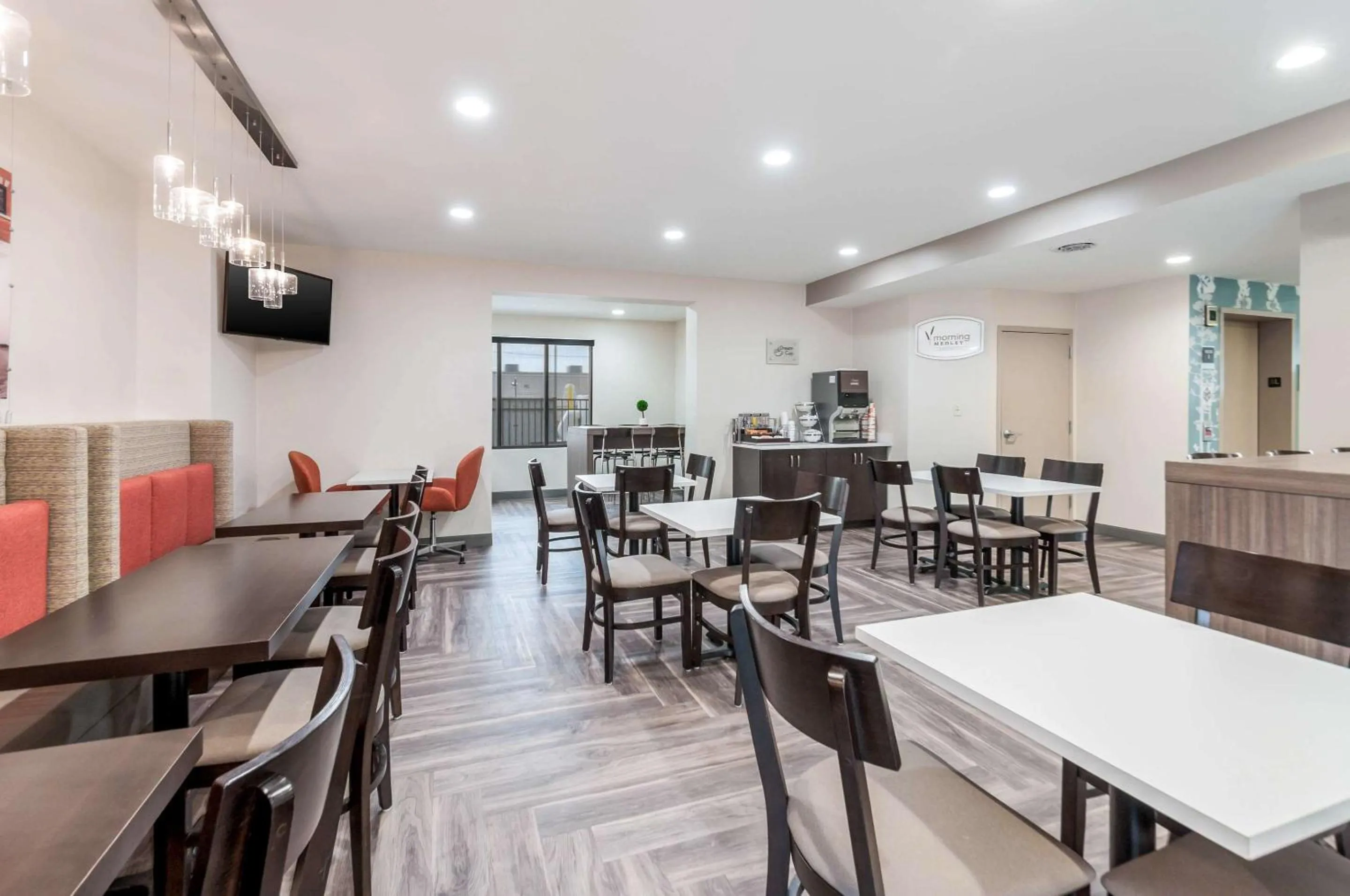 Breakfast in Sleep Inn & Suites Rehoboth Beach