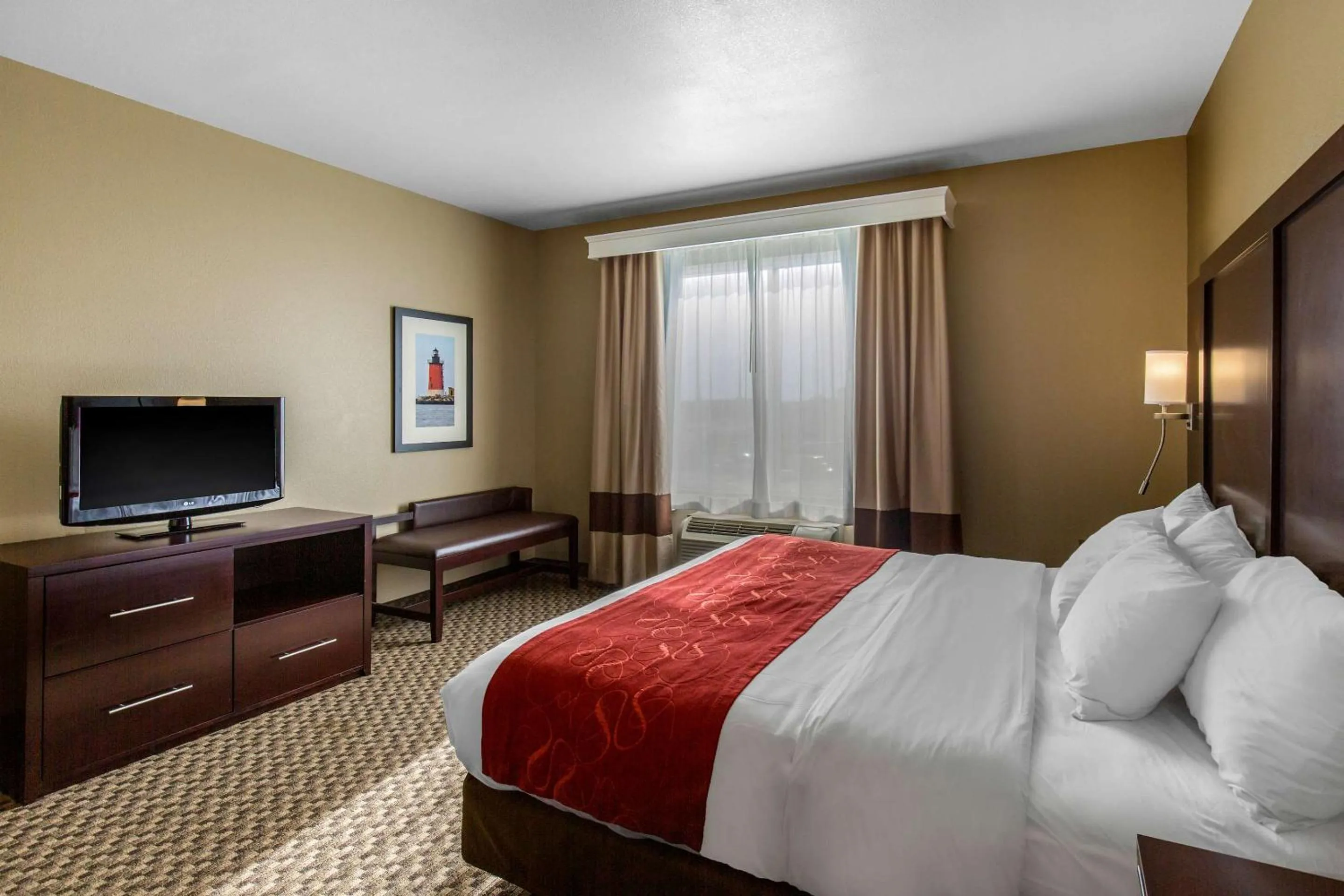 Bedroom, Bed in Comfort Suites Seaford