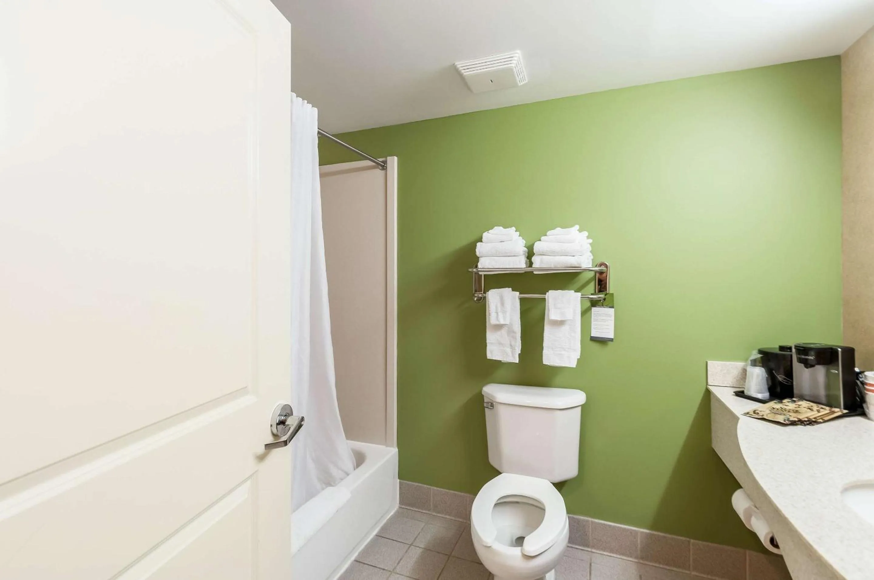 Bedroom in Sleep Inn & Suites Dover University Area