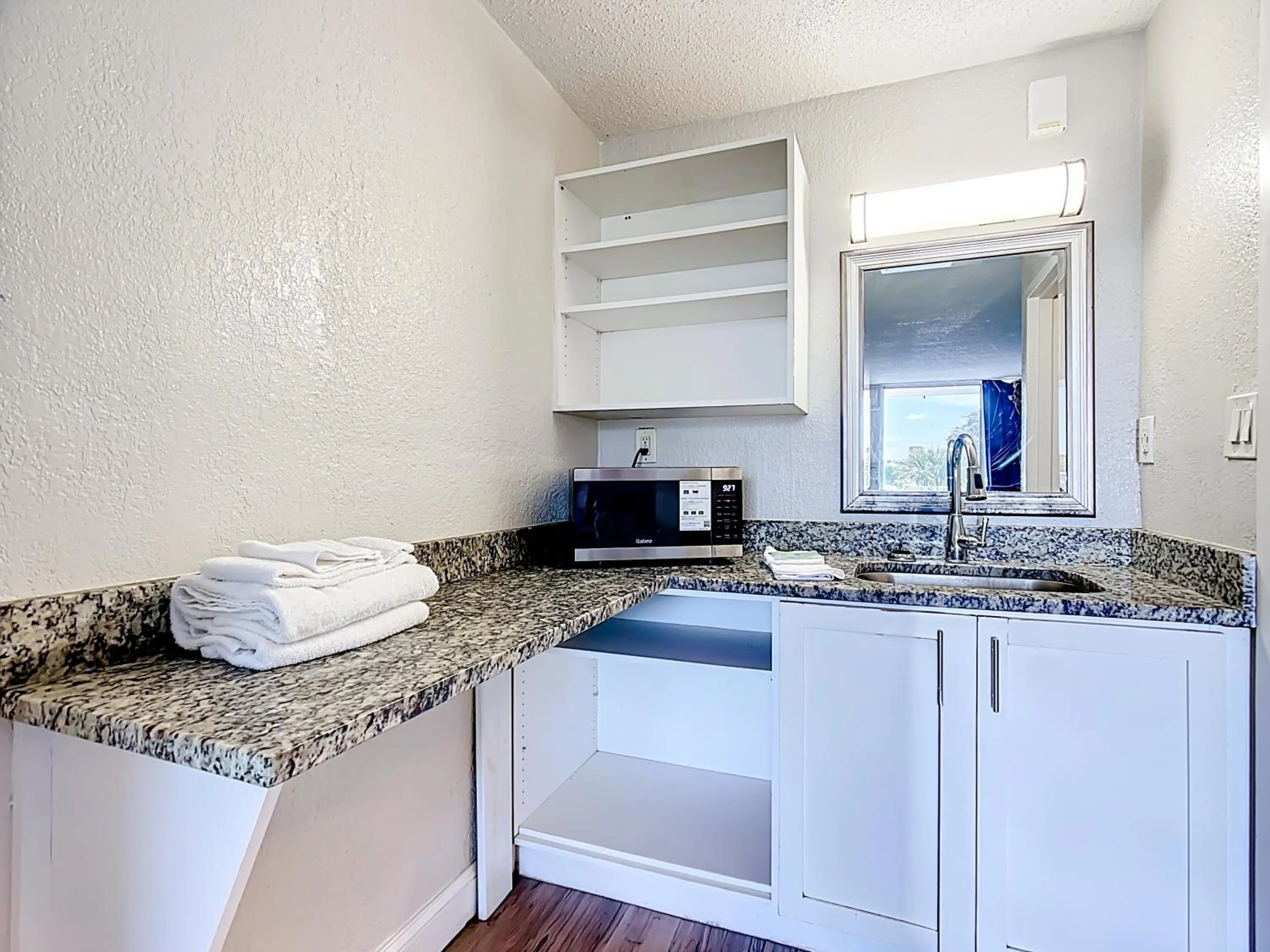 kitchen in Stayable Lakeland