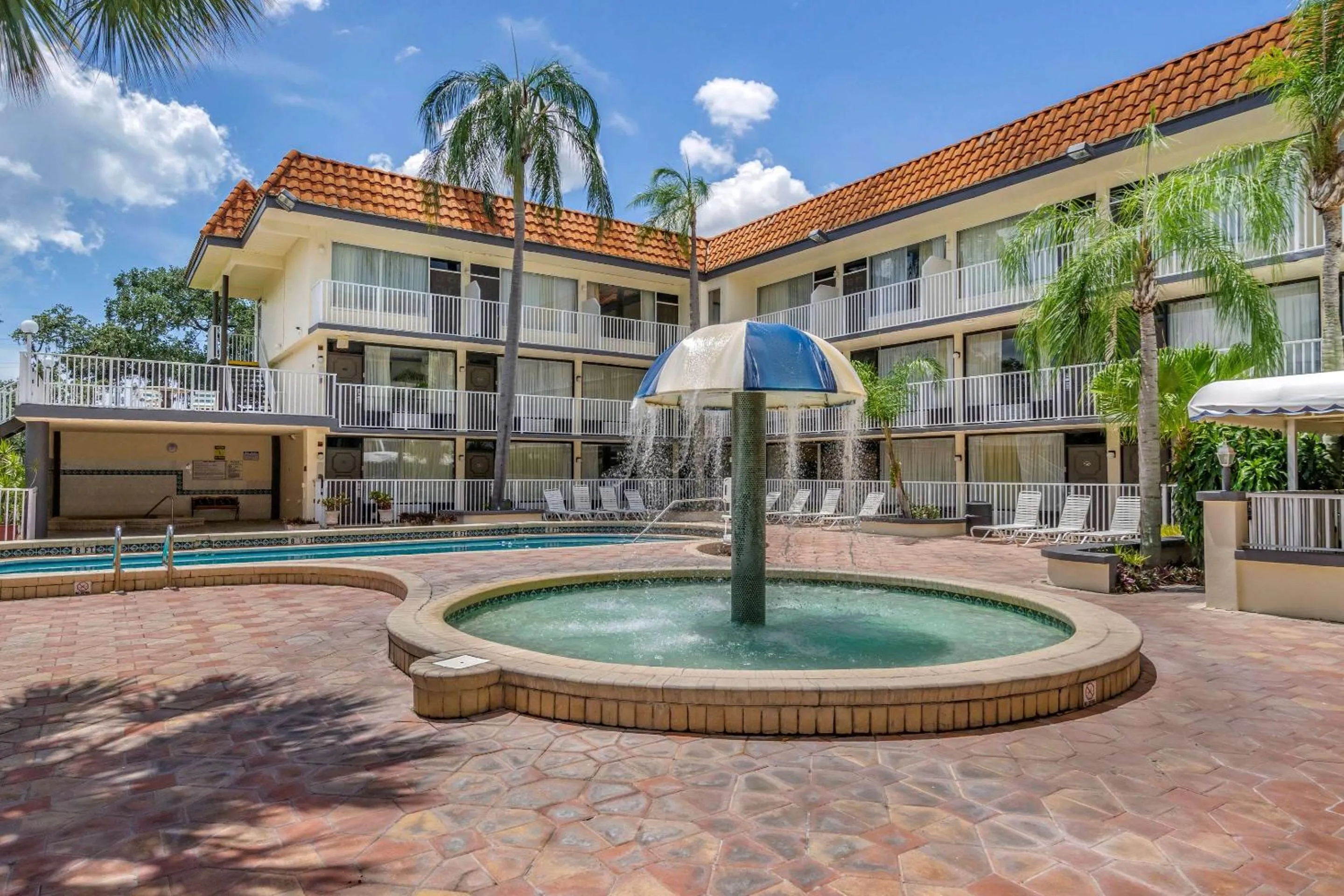 Activities, Property Building in Rodeway Inn Central Clearwater Beach