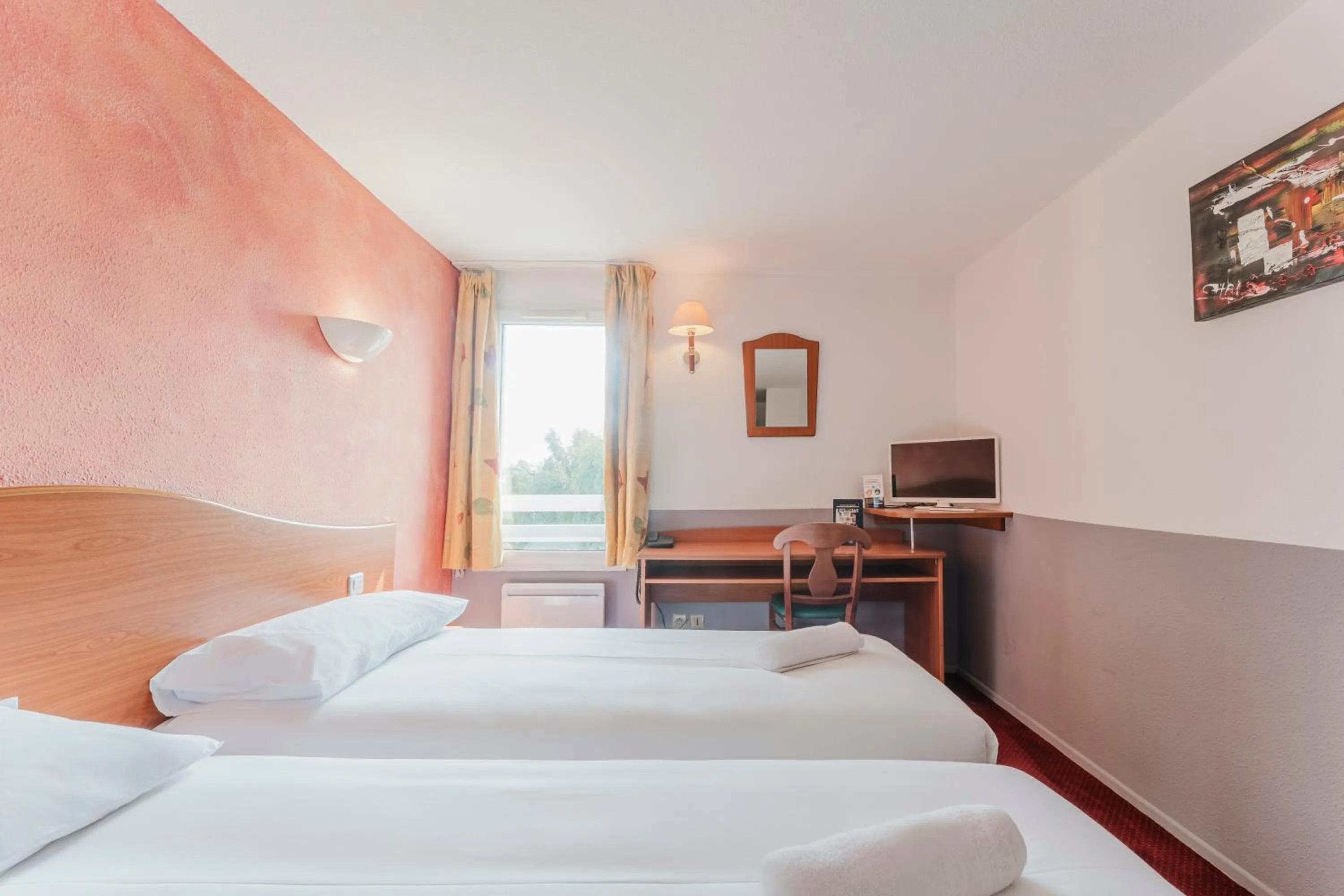 Bedroom, Bed in Cap Hôtel