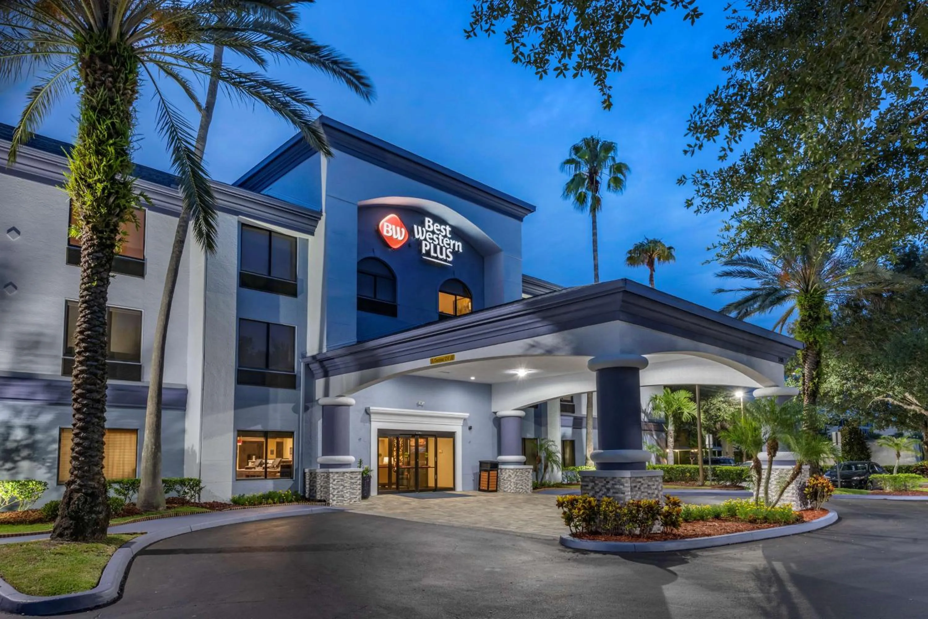 Property building in Best Western Plus Orlando East - UCF Area
