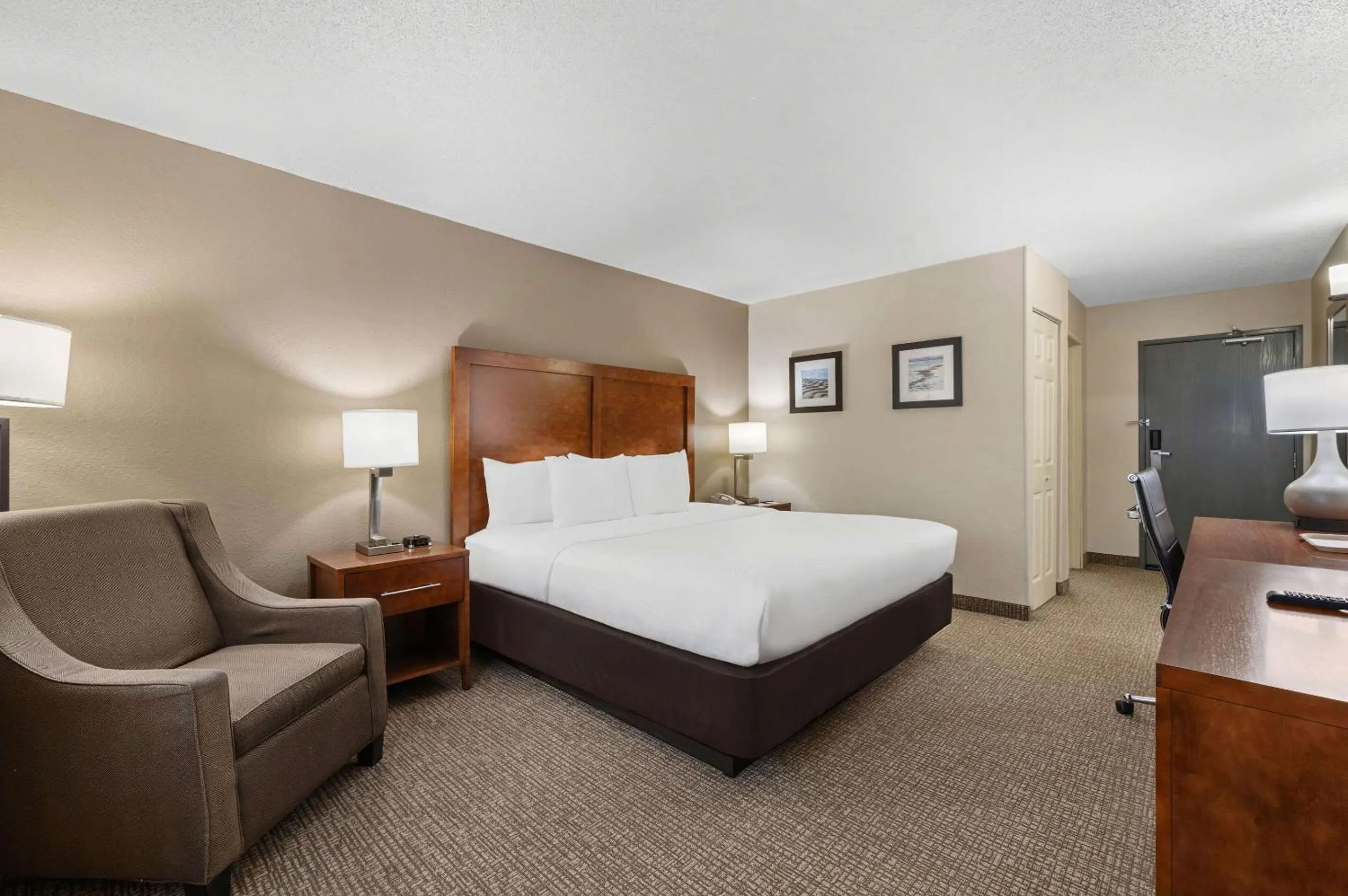 Bedroom, Bed in Comfort Inn Fort Myers Northeast