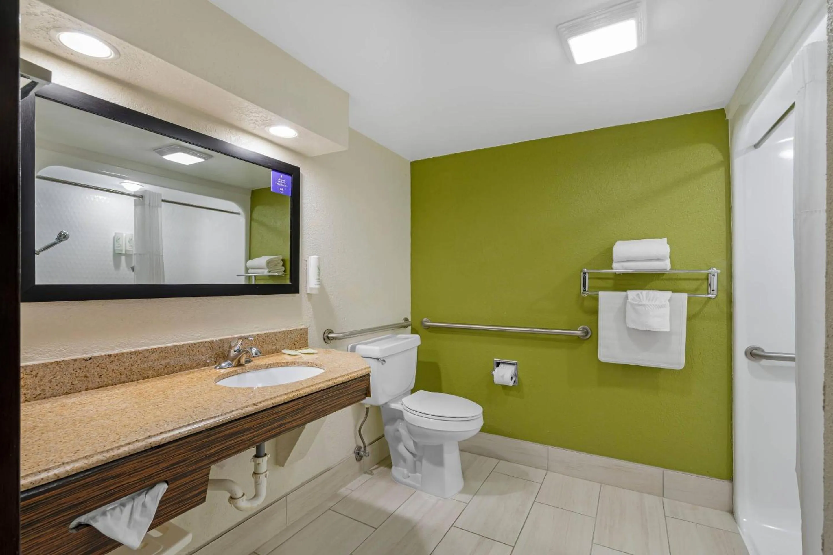 Bedroom in Sleep Inn near Busch Gardens - USF