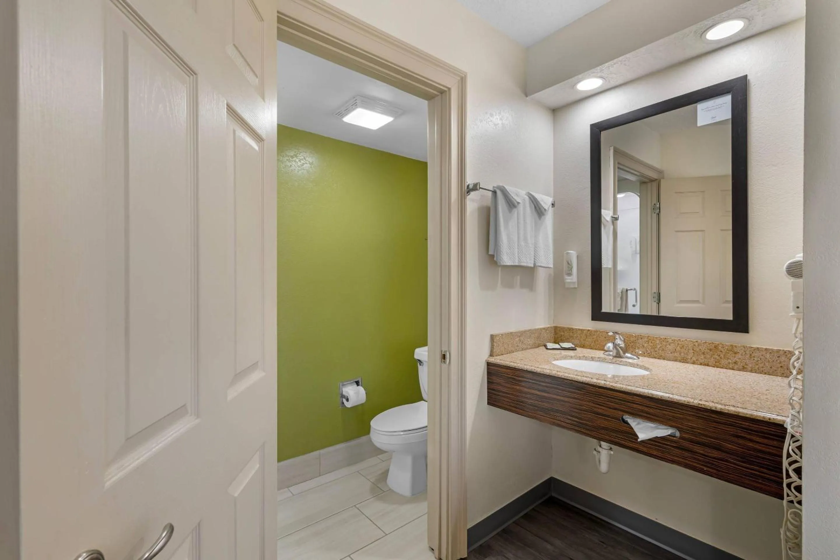 Bedroom in Sleep Inn near Busch Gardens - USF