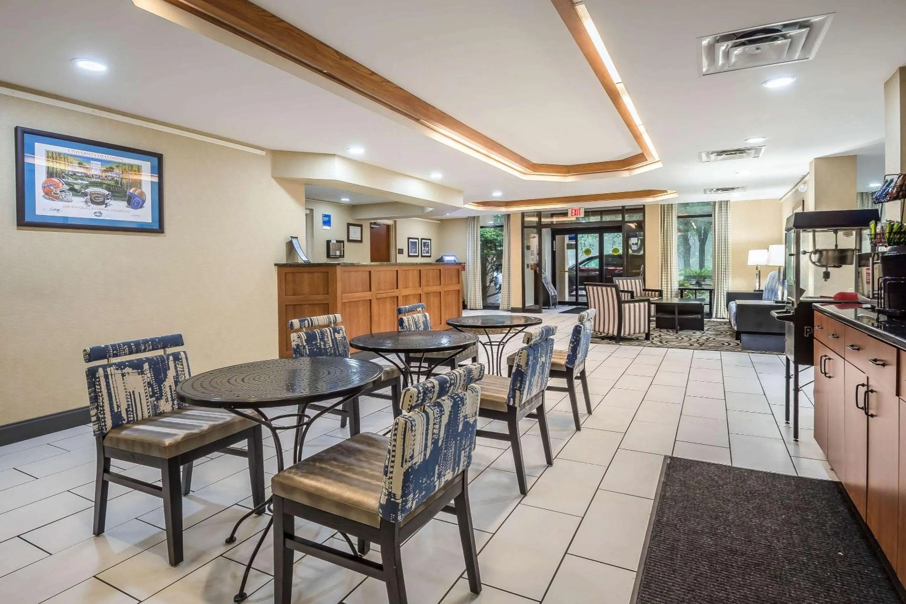 Restaurant/places to eat in Comfort Inn University