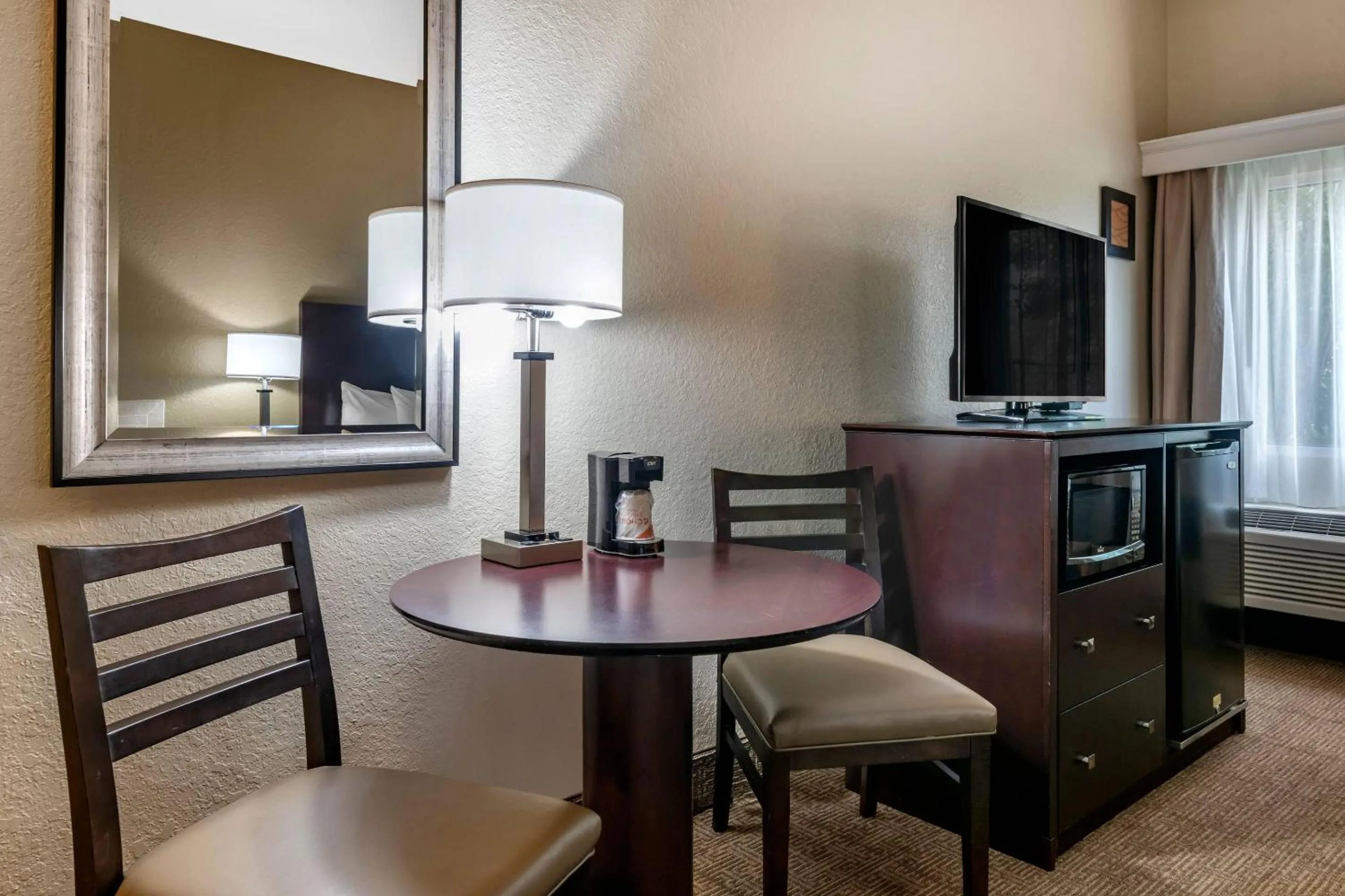 Bedroom in Comfort Inn & Suites DeLand - near University