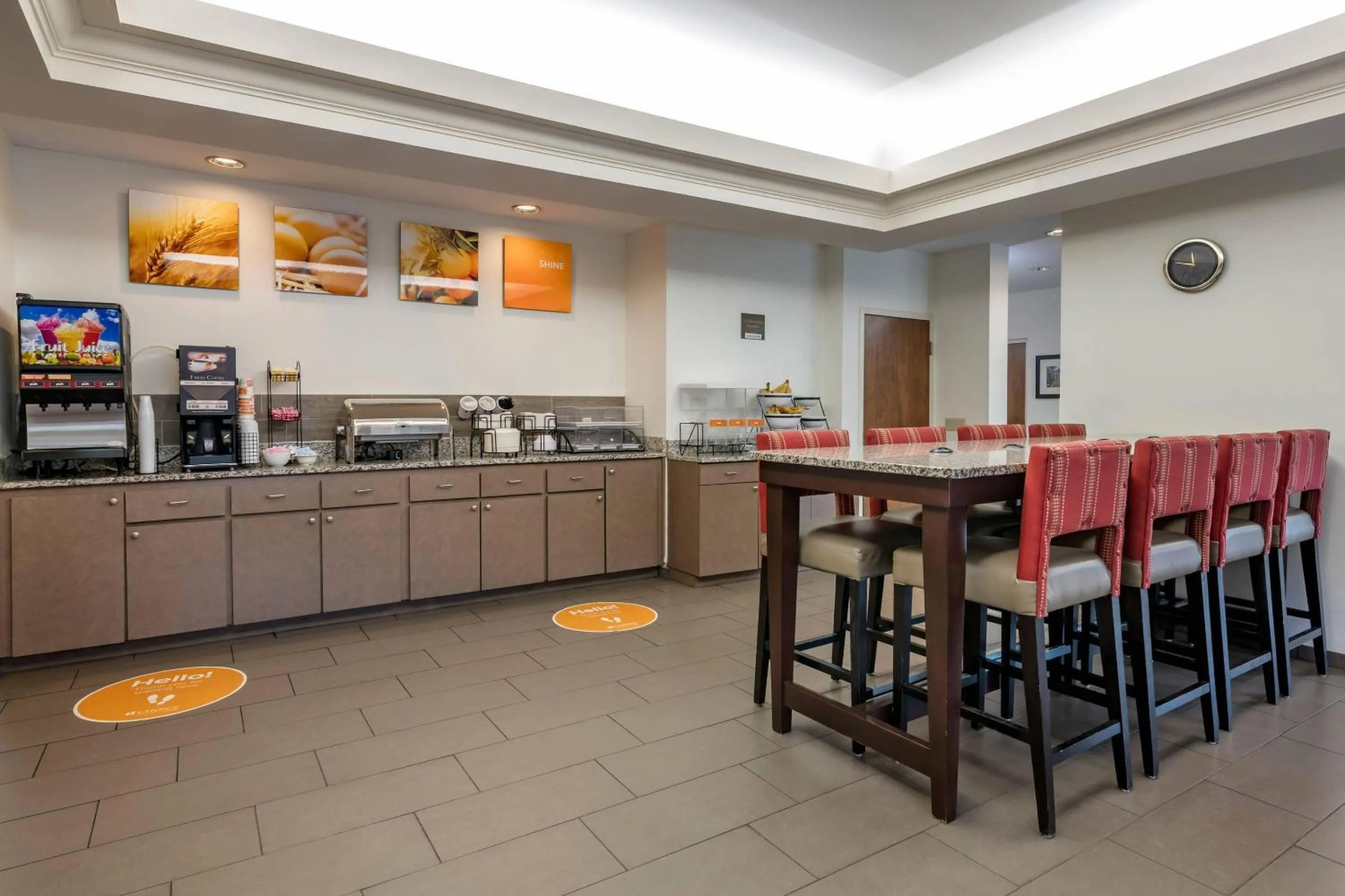 Breakfast in Comfort Inn & Suites DeLand - near University