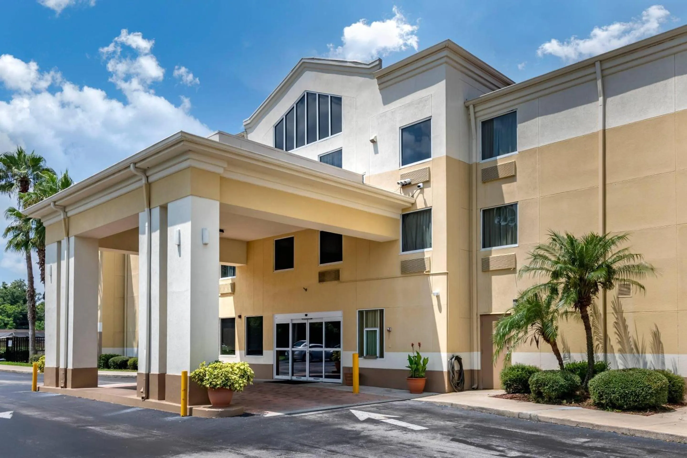 Property building in Comfort Inn & Suites DeLand - near University