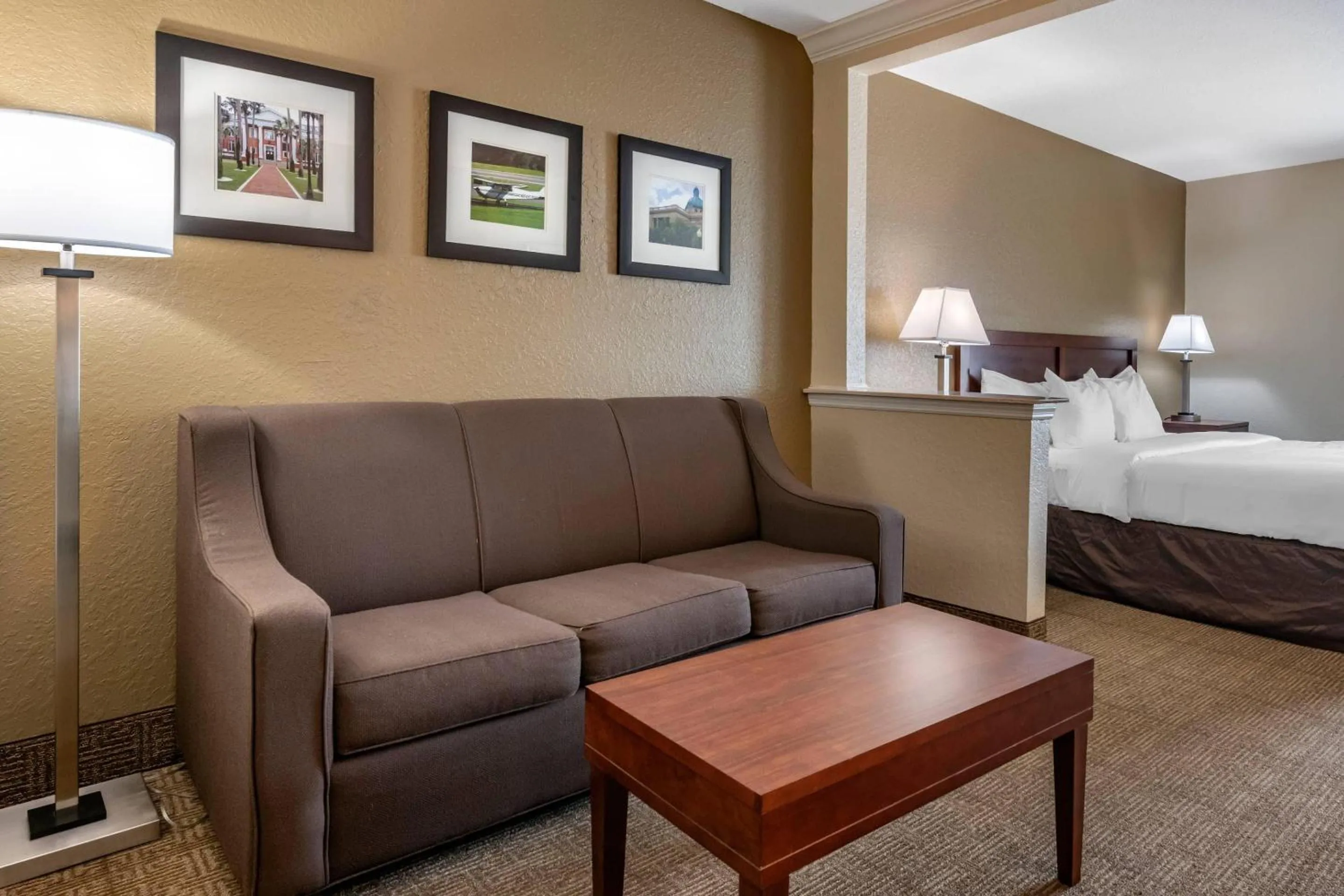 Bedroom, Bed in Comfort Inn & Suites DeLand - near University