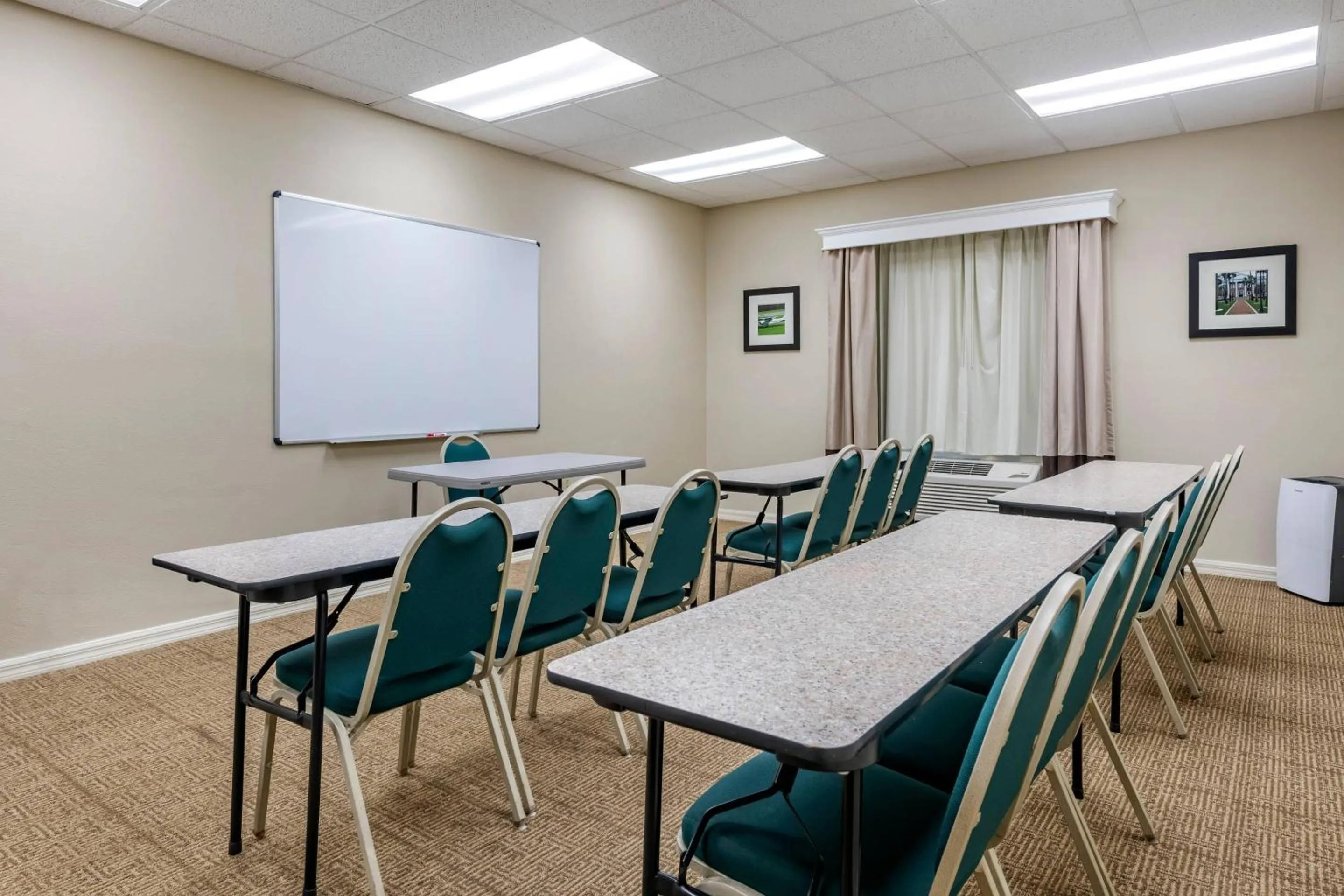Meeting/conference room in Comfort Inn & Suites DeLand - near University