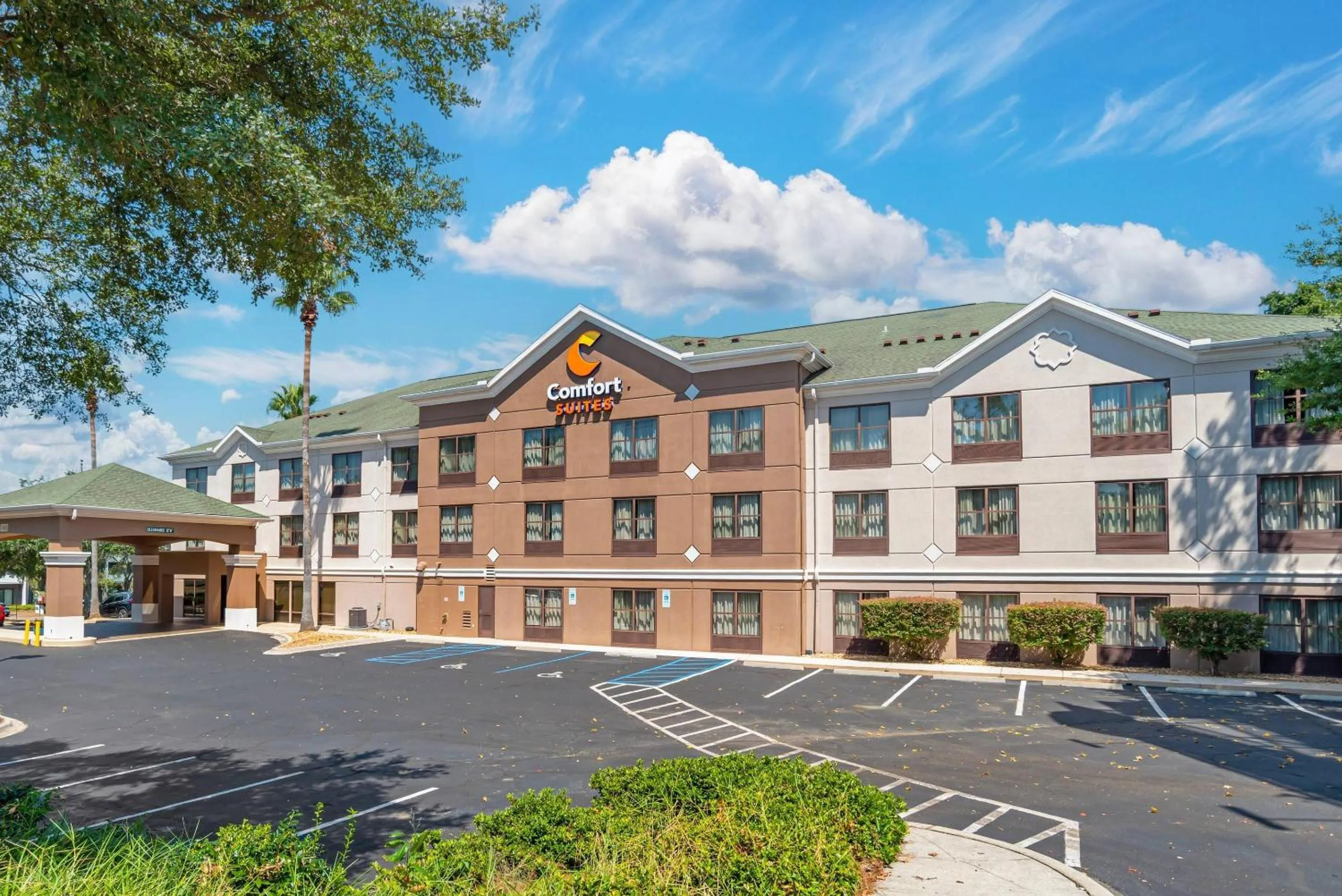 Property building in Comfort Suites Tallahassee Capitol - University Area