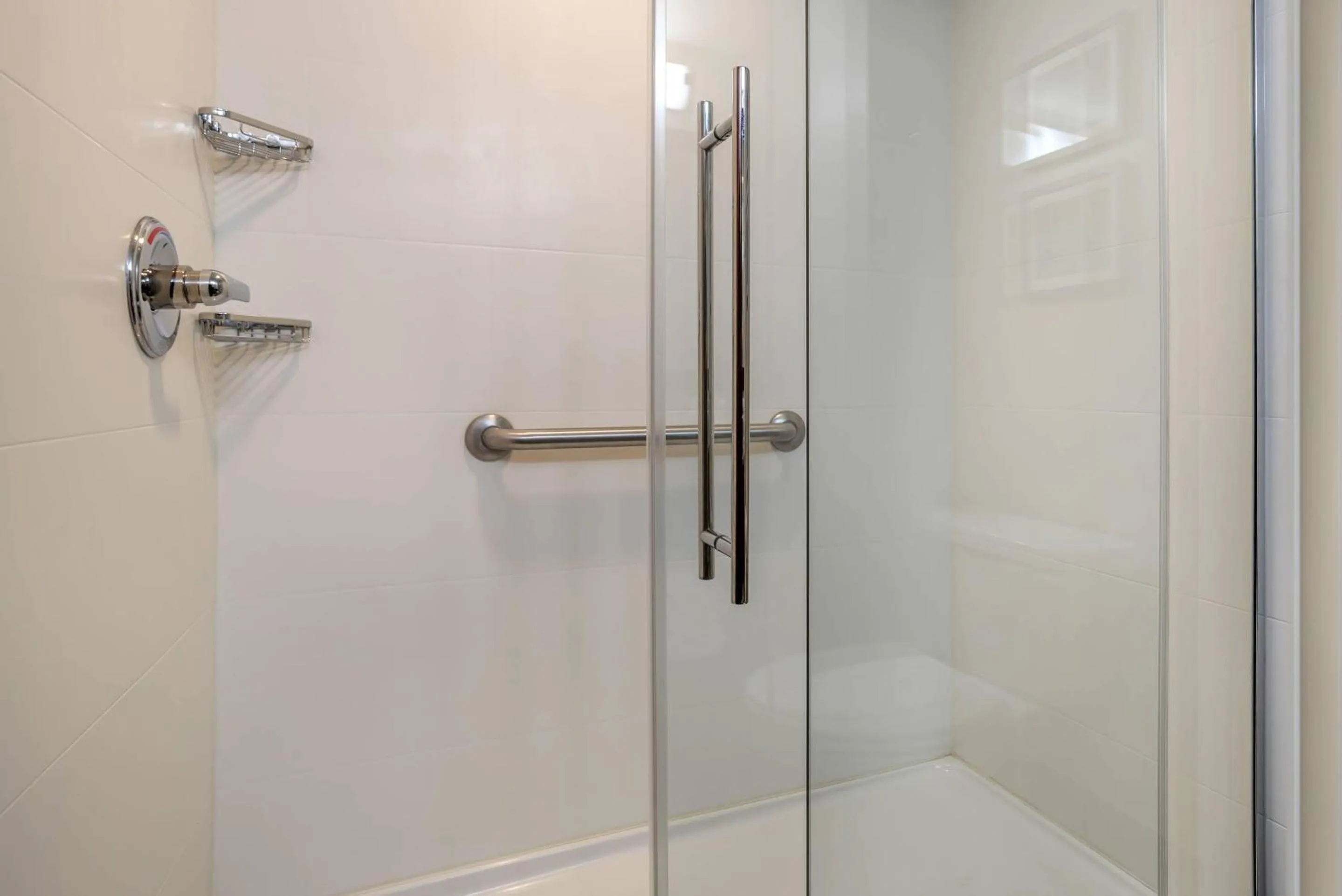 Bedroom in Comfort Suites Tallahassee Capitol - University Area