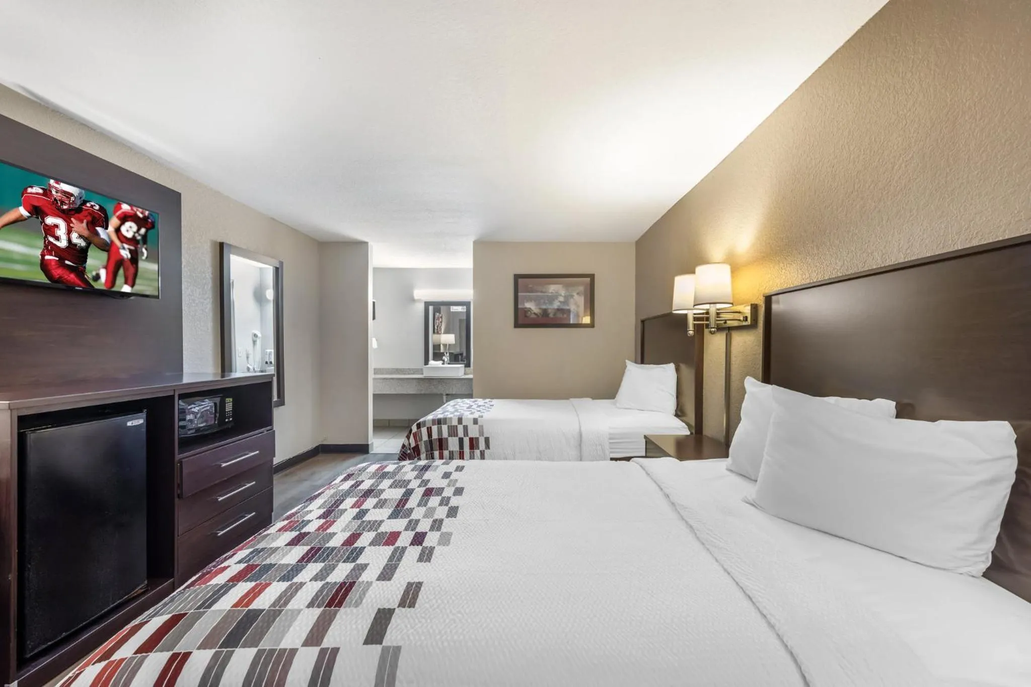 Property building, Bed in Red Roof Inn Ft Pierce