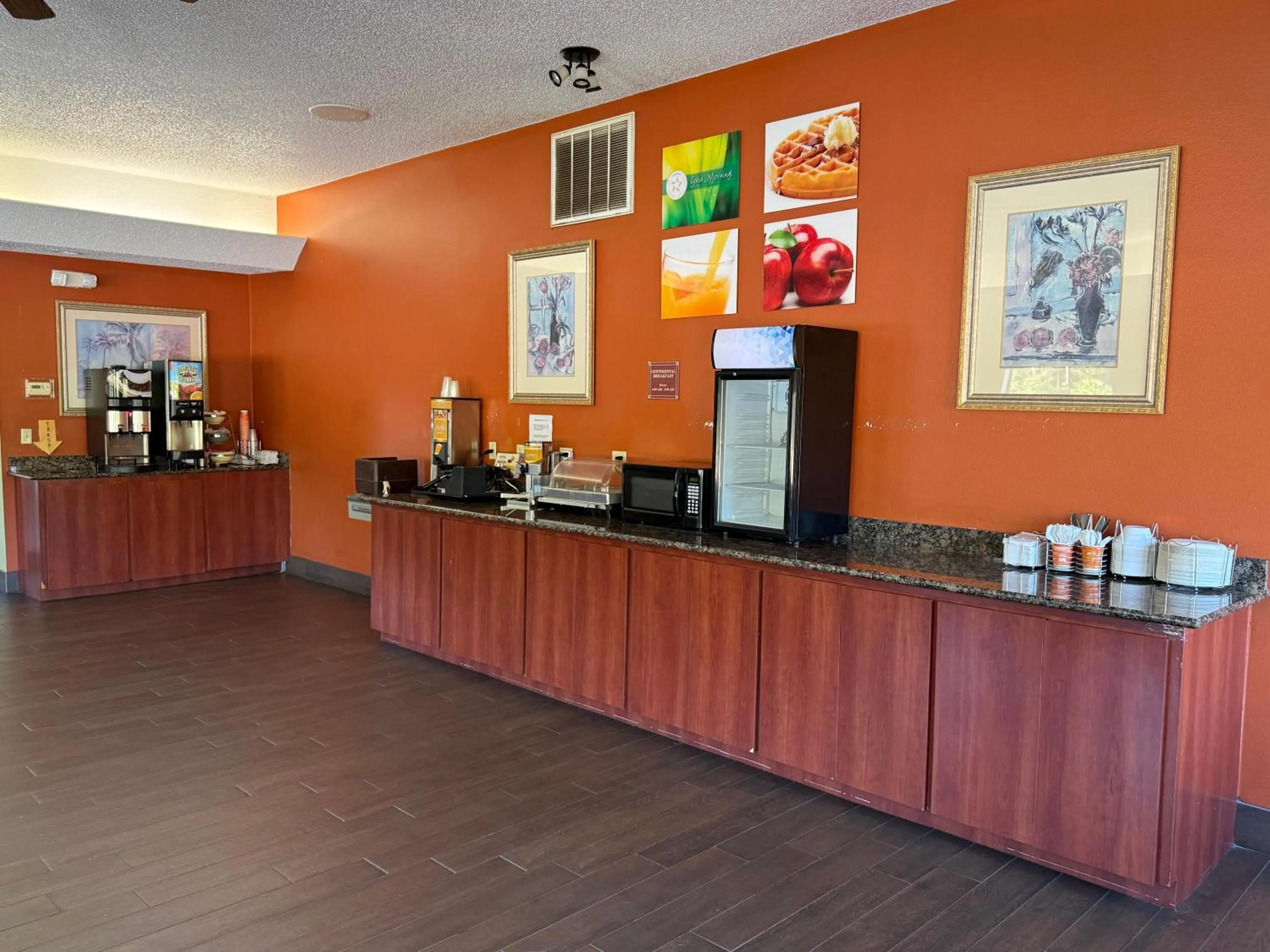 Breakfast in Quality Inn Crystal River