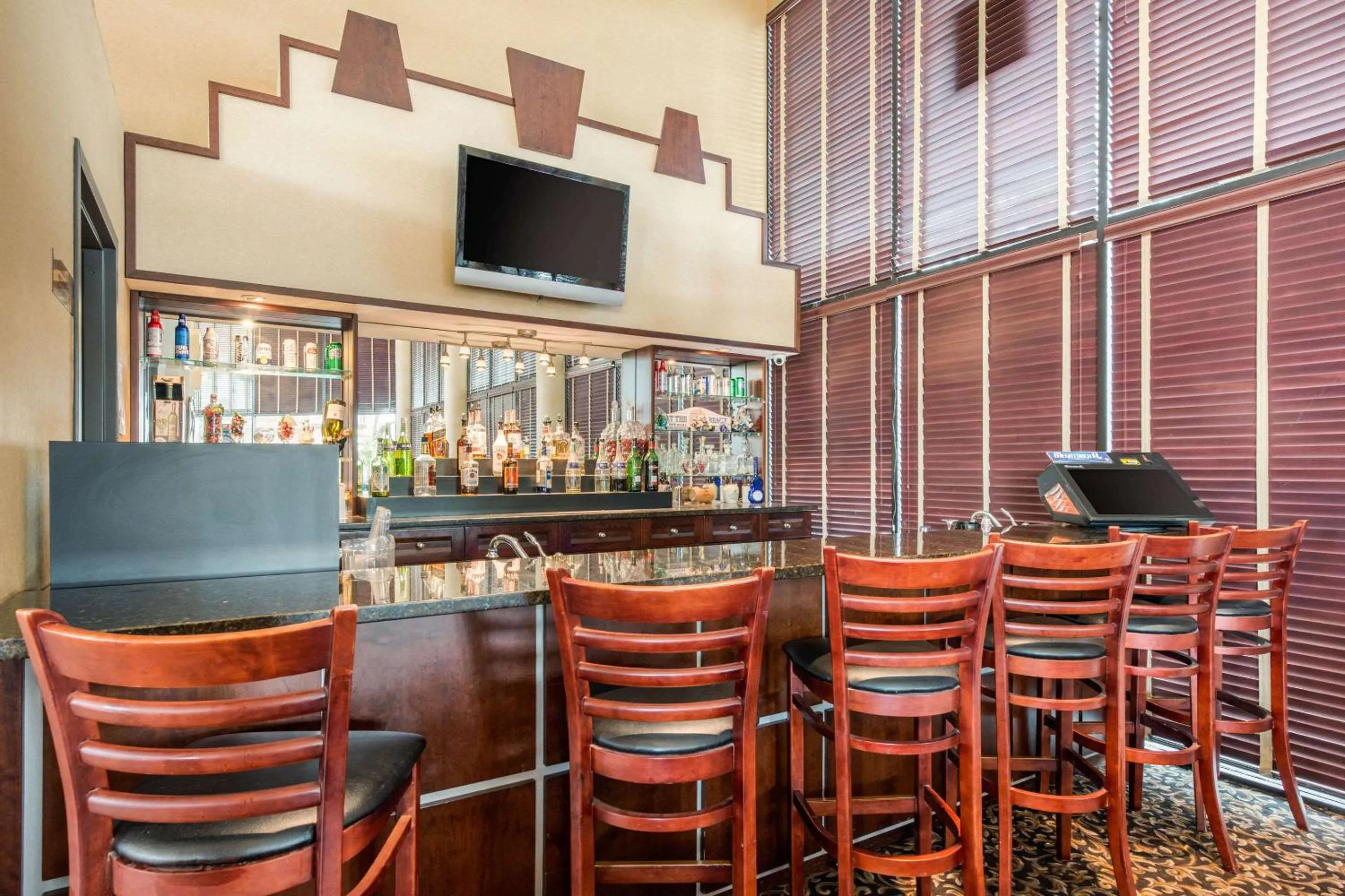 Restaurant/places to eat in Quality Inn & Suites Tarpon Springs South
