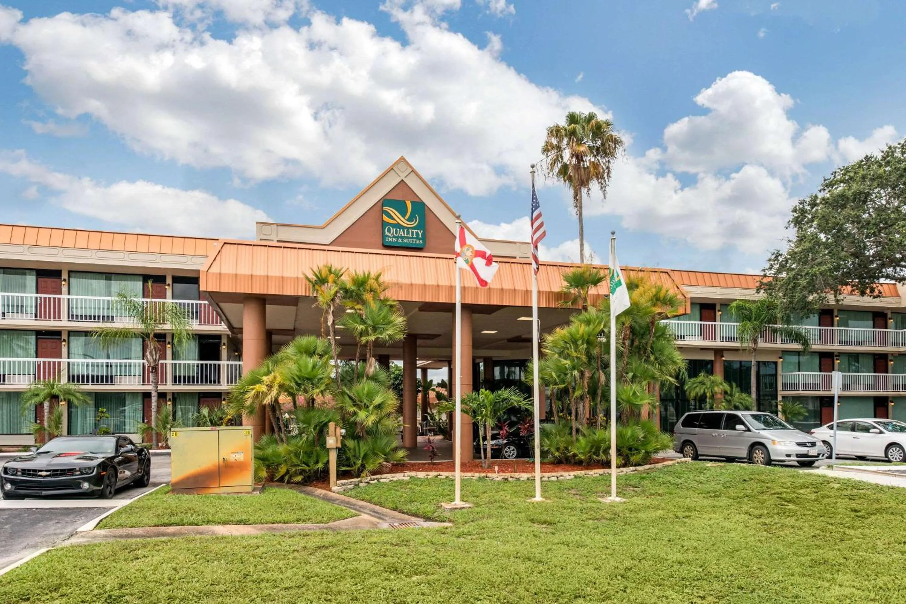 Property building in Quality Inn & Suites Tarpon Springs South