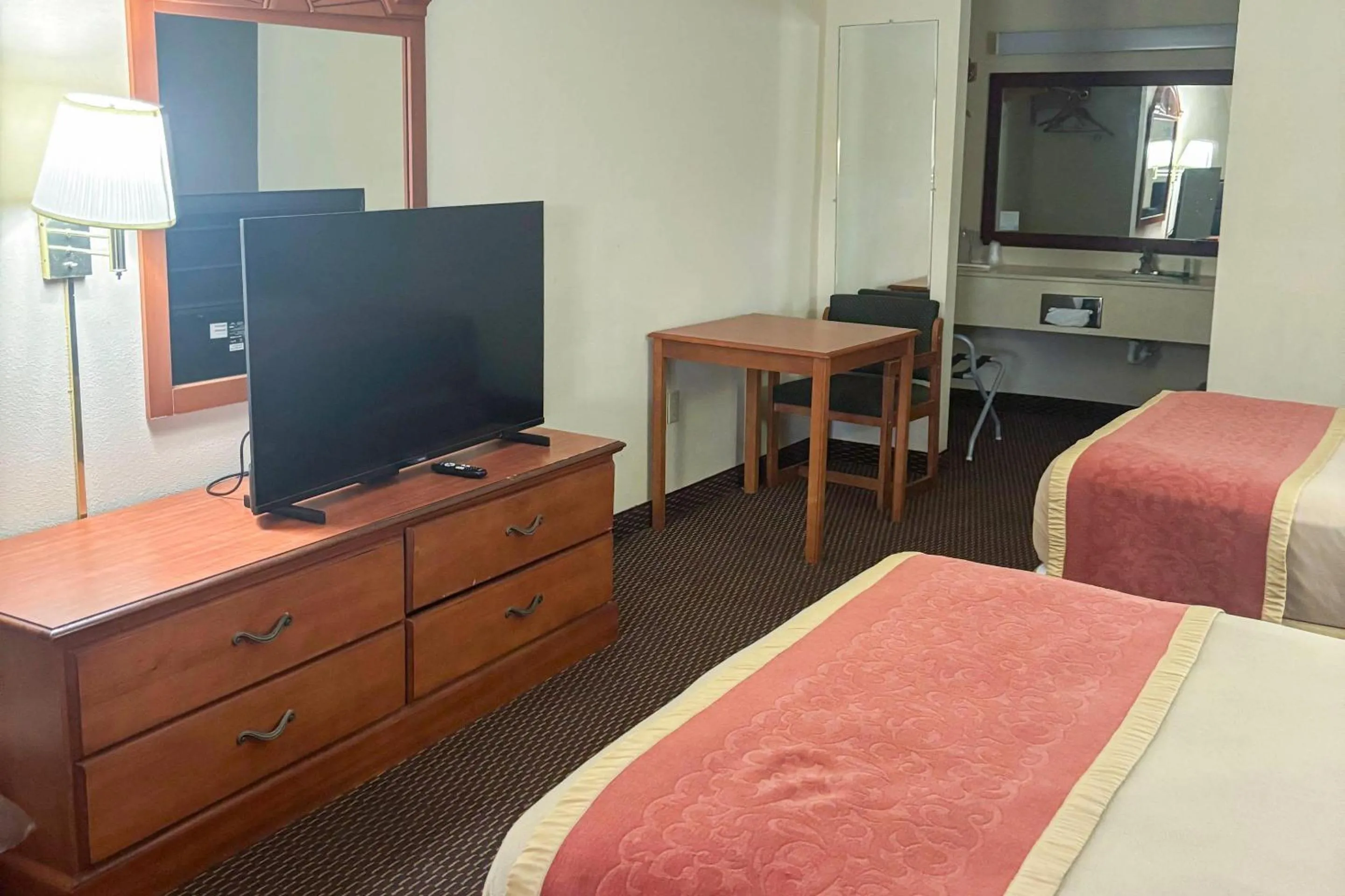 Bedroom, Bed in Alachua Inn