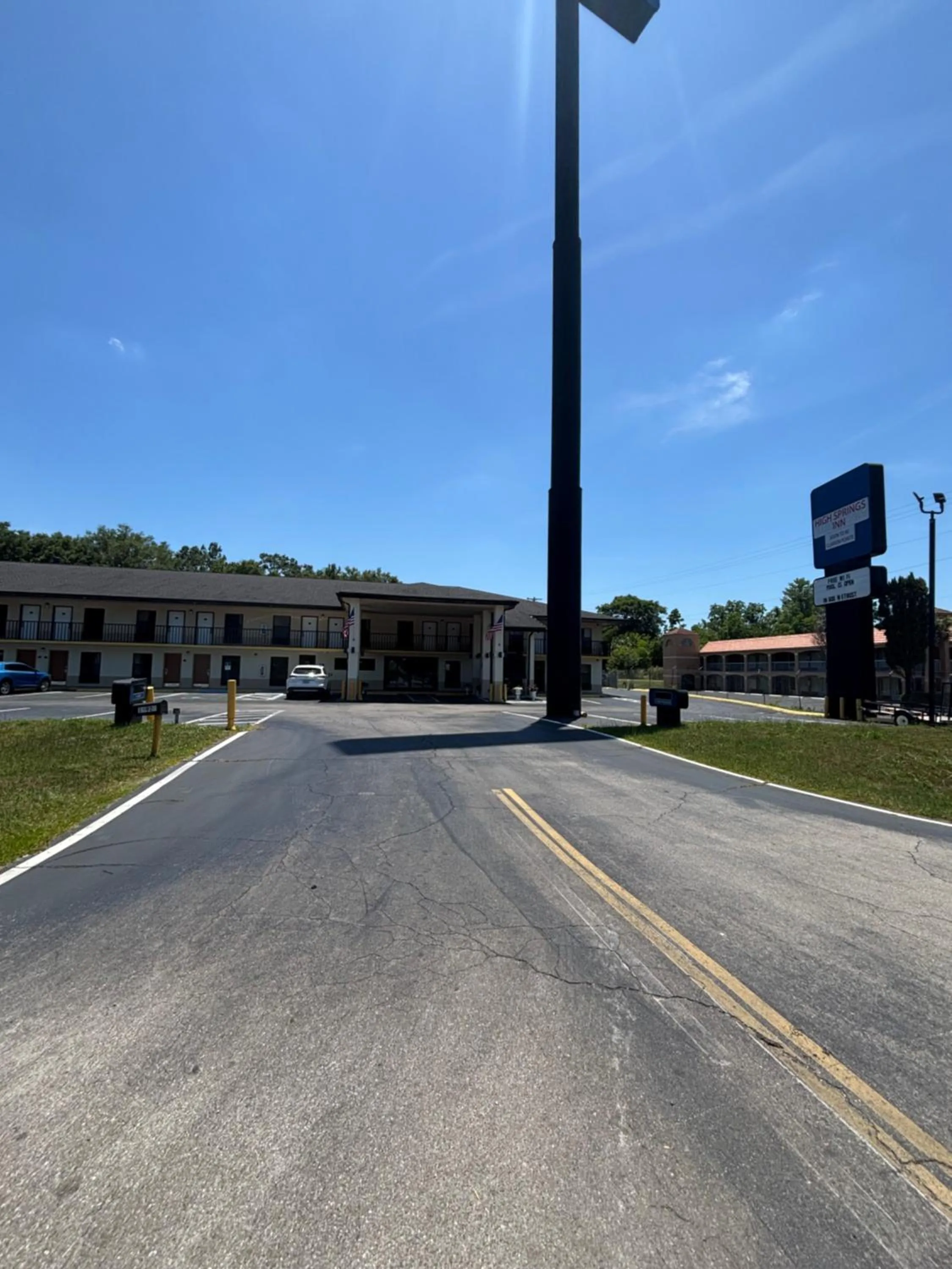 Property building in Alachua Inn