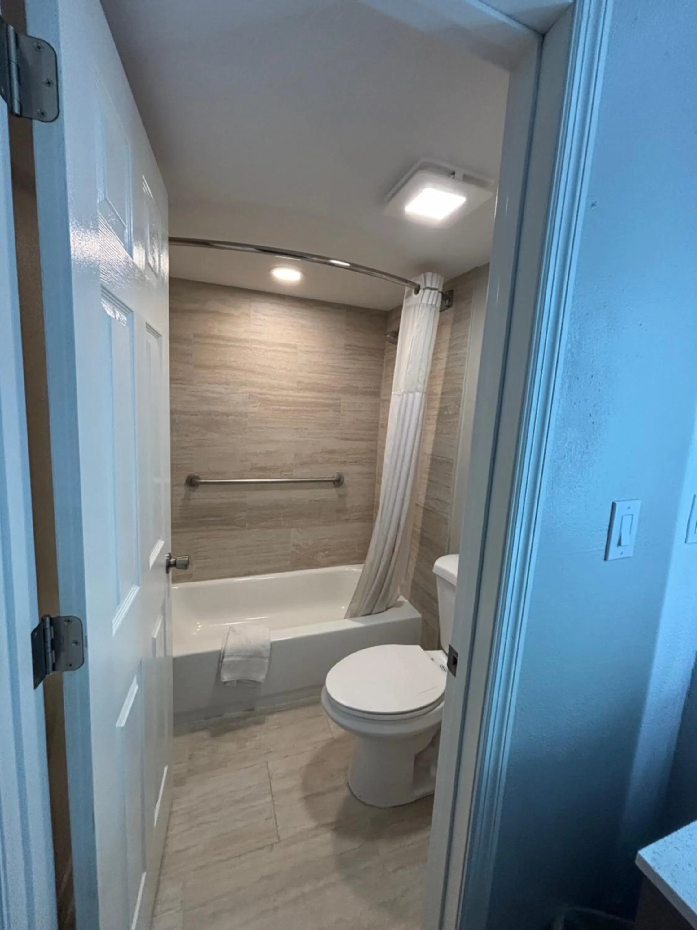 Shower in Alachua Inn