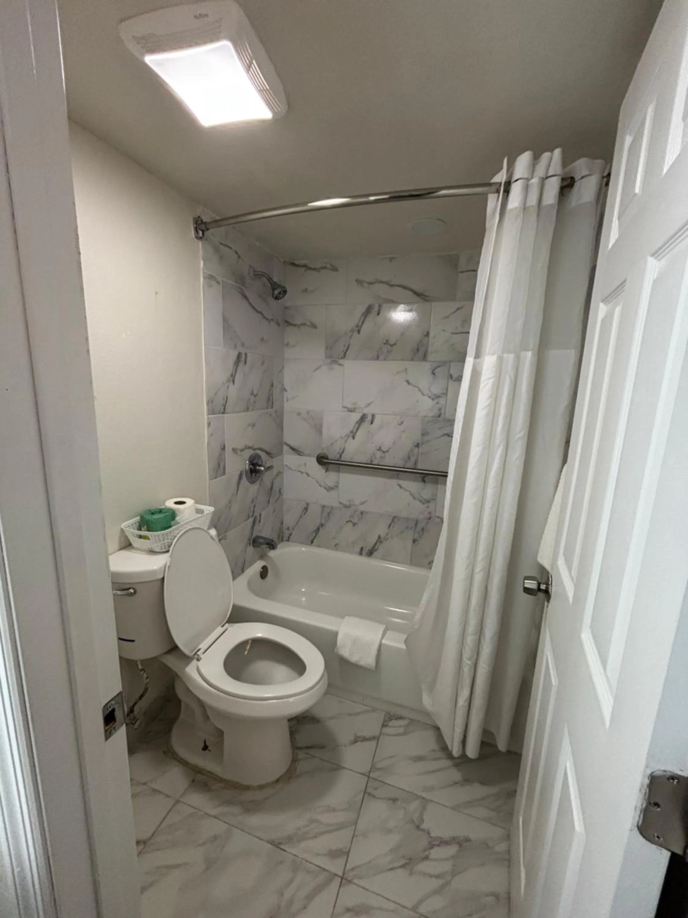 Shower in Alachua Inn