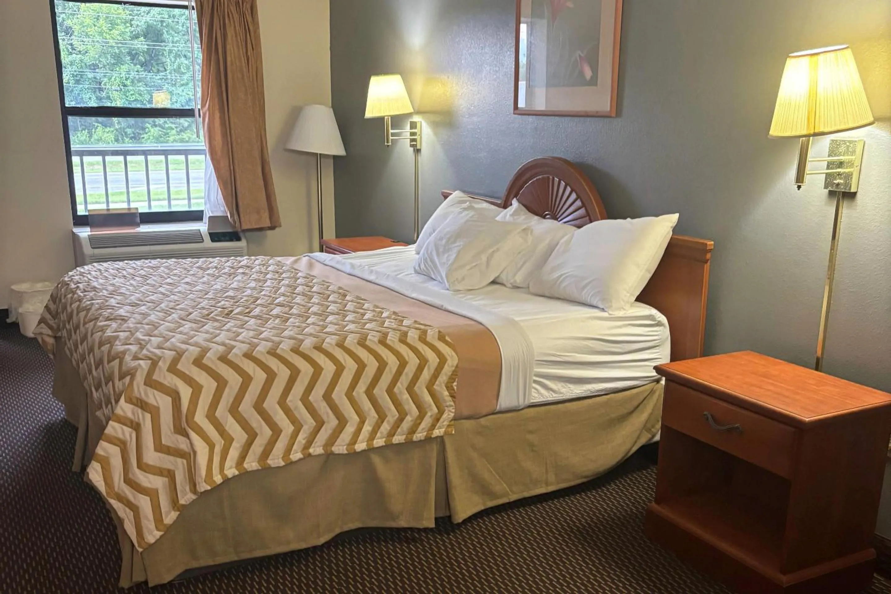 Bedroom, Bed in Alachua Inn