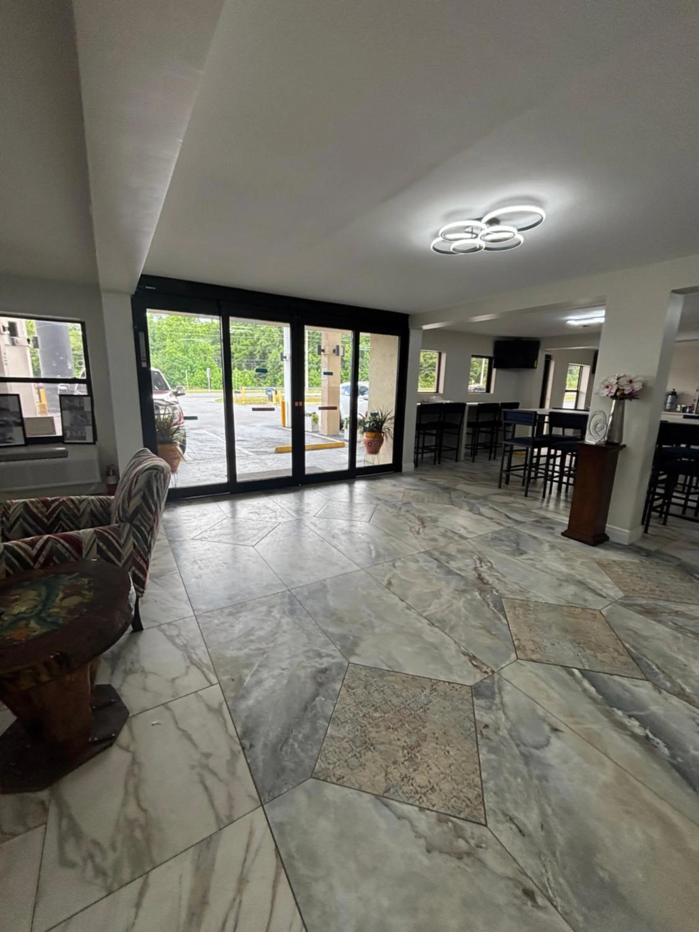 Facade/entrance in Alachua Inn