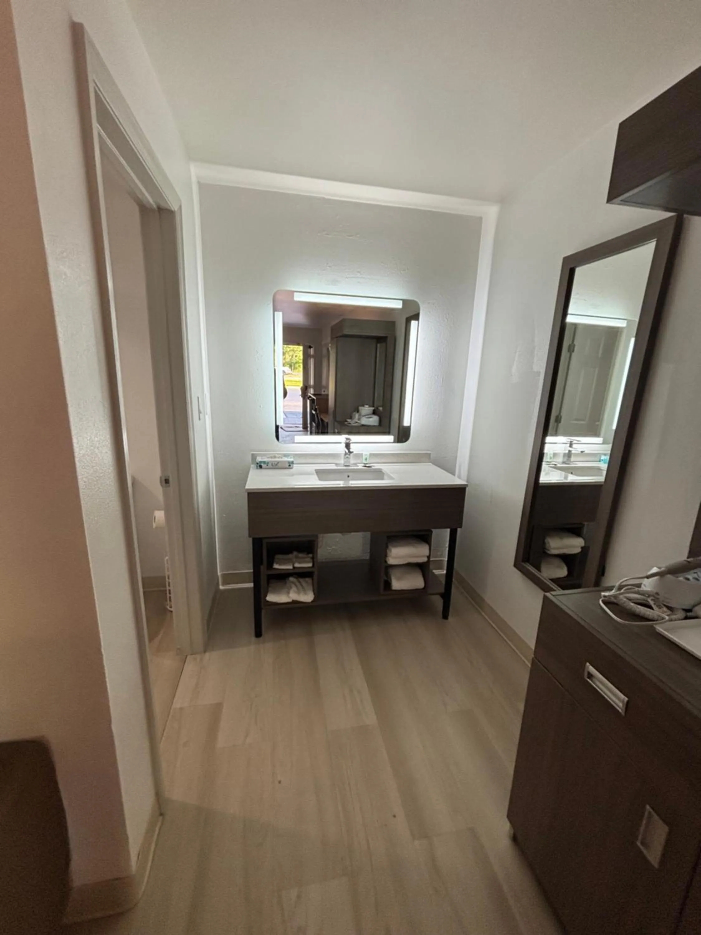 Bathroom in Alachua Inn