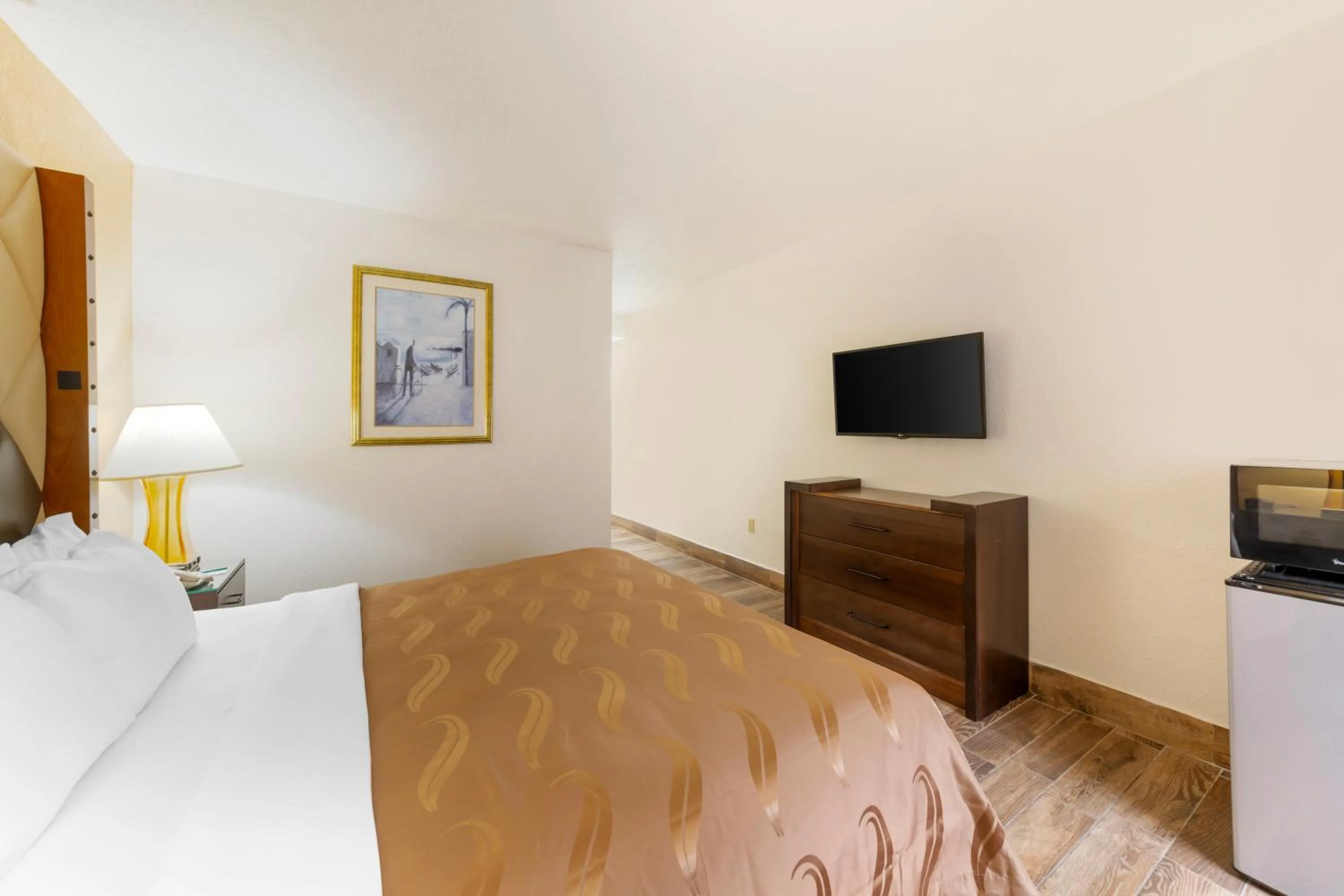 Bed in Quality Inn Florida City - Gateway to the Keys