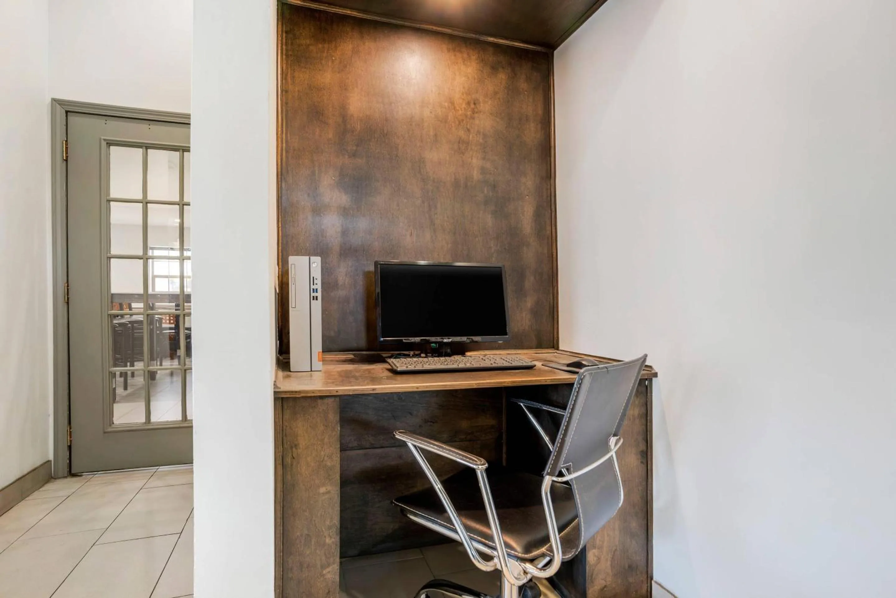 Business facilities in Quality Inn Panama City North