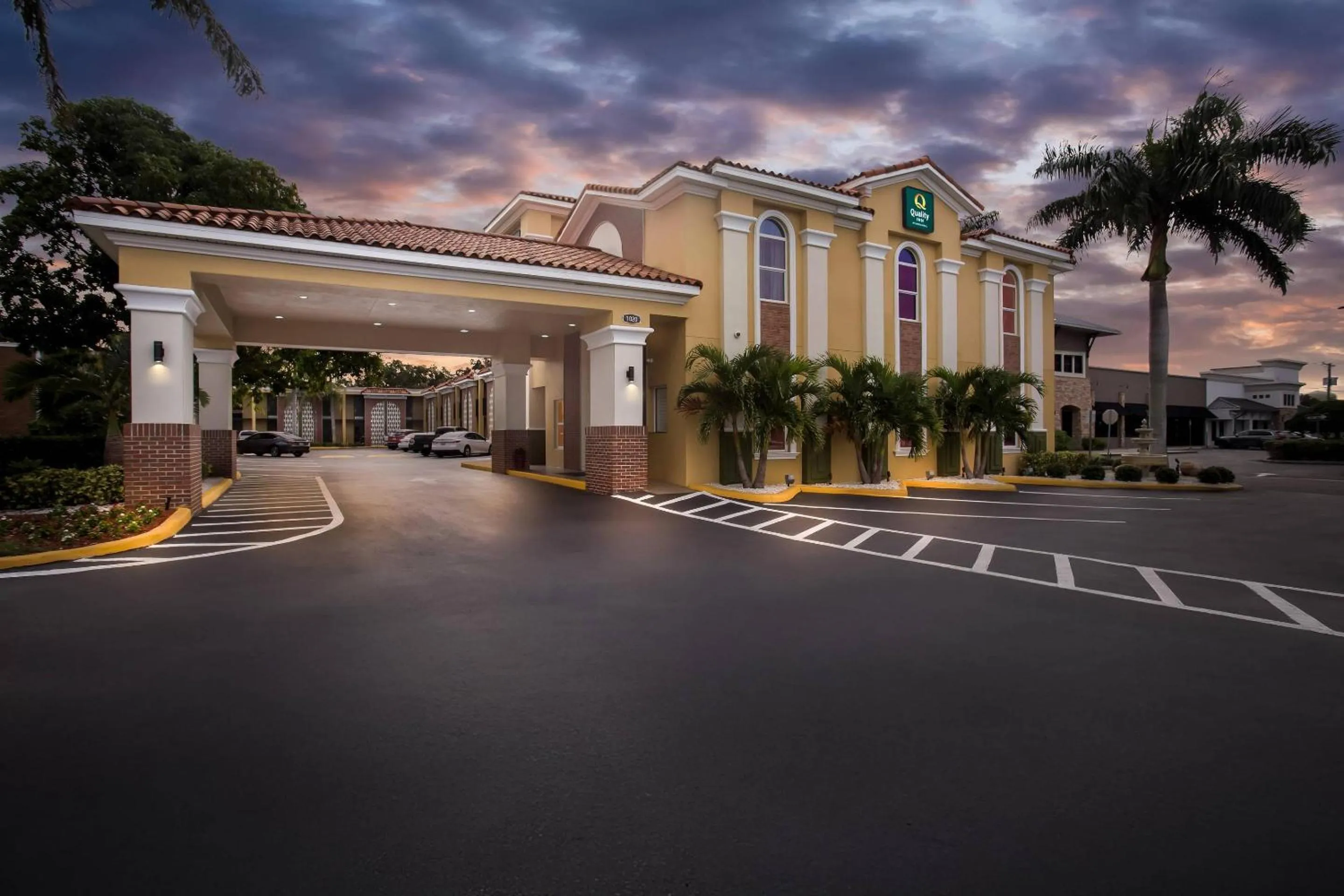 Property building in Quality Inn Tampa Airport - Cruise Port