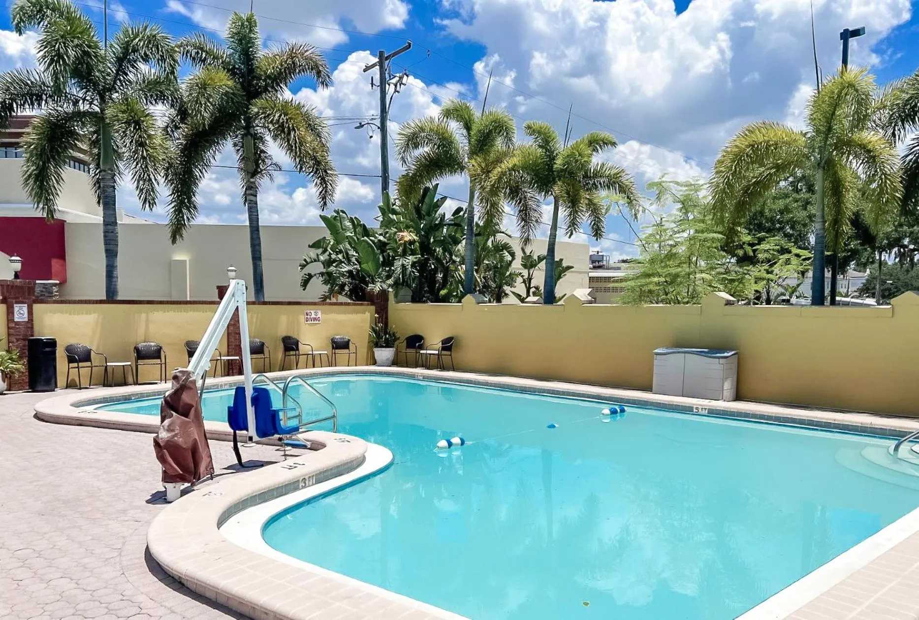Pool view in Quality Inn Tampa Airport - Cruise Port