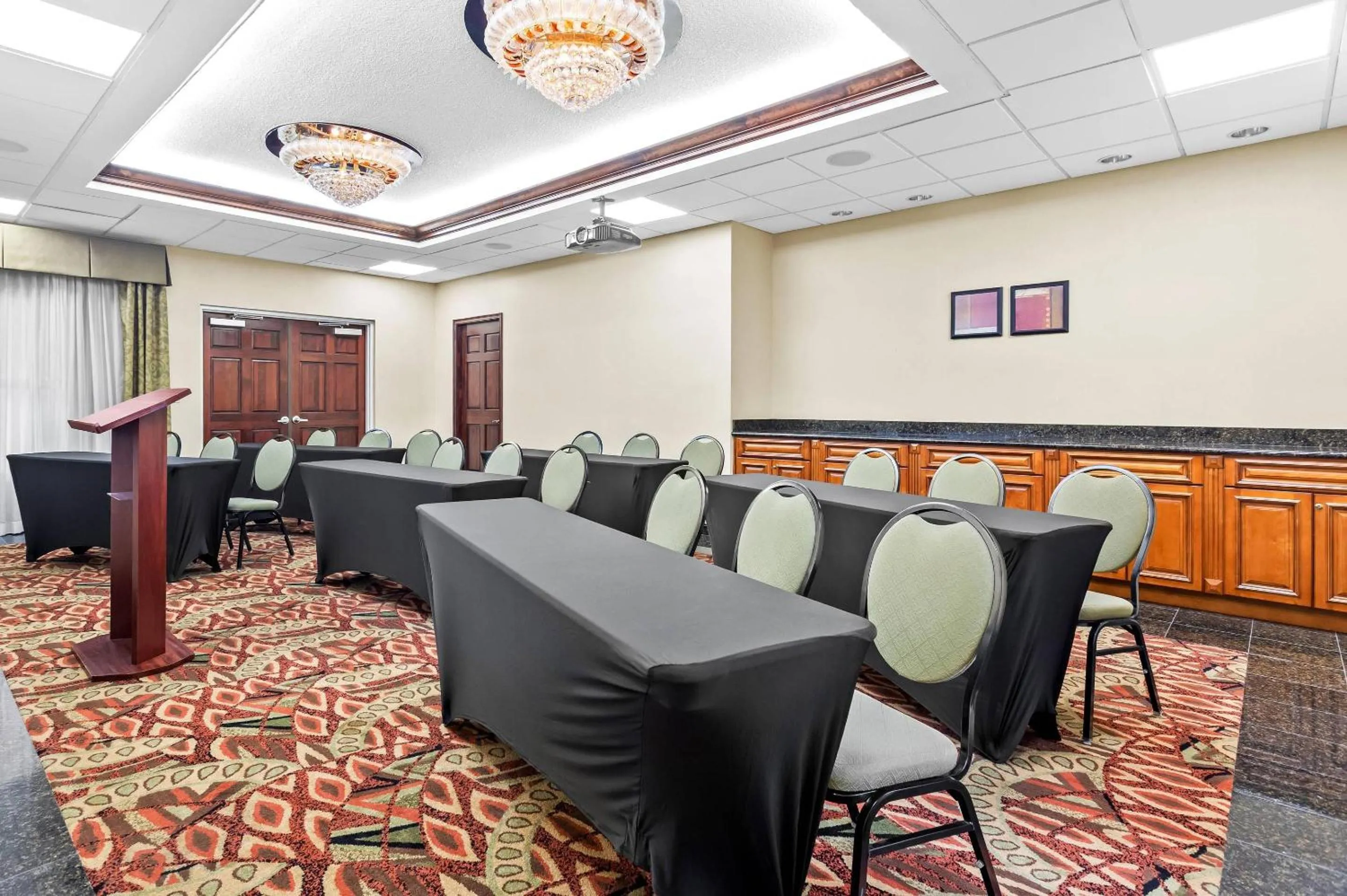 Meeting/conference room in Quality Inn Tampa Airport - Cruise Port
