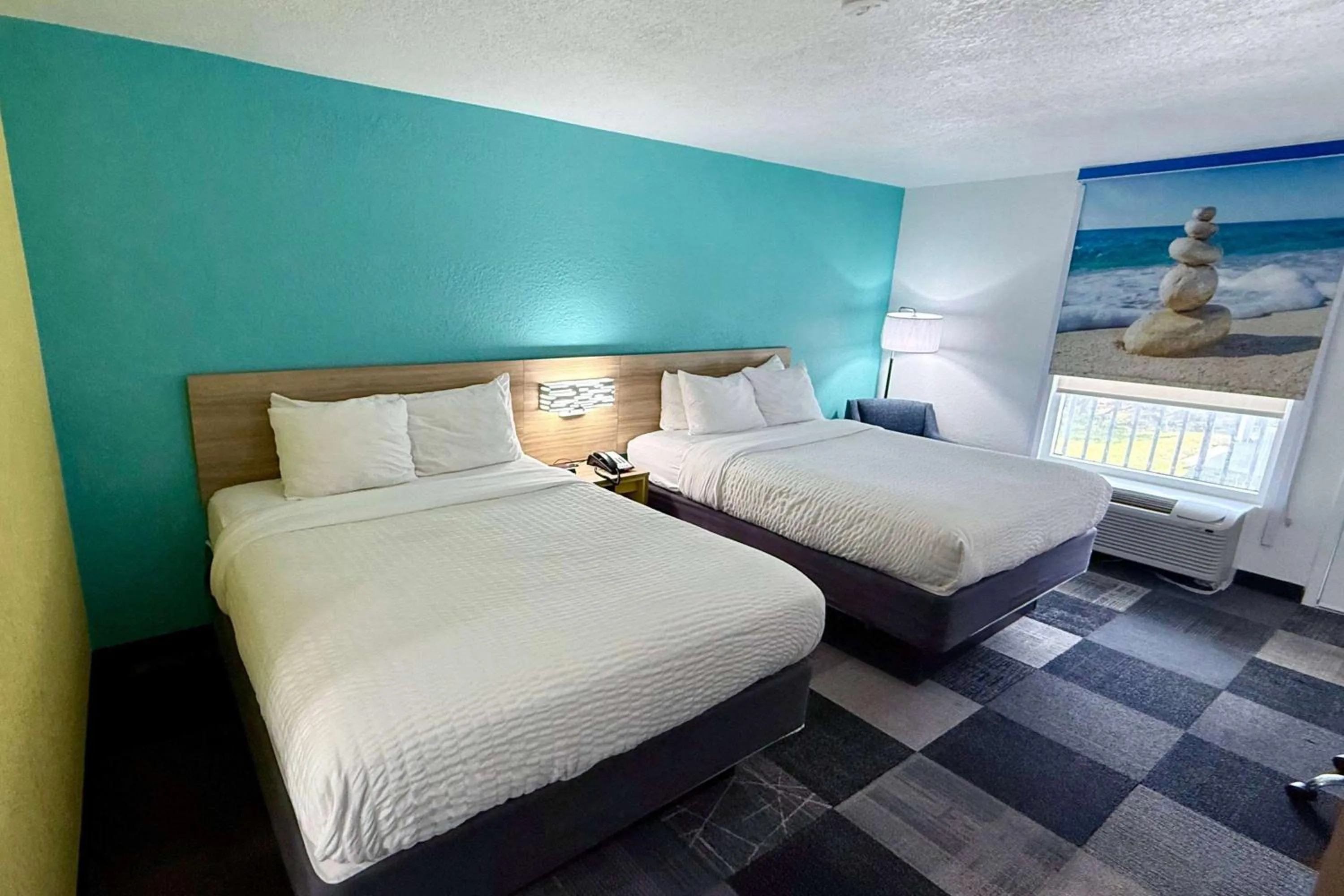 Photo of the whole room, Bed in Days Inn by Wyndham Eglin AFB