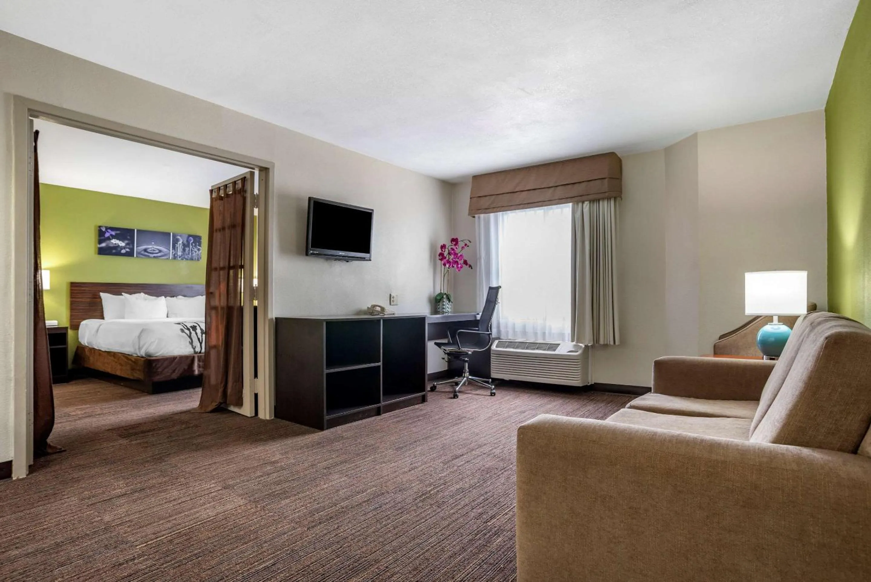 Photo of the whole room in Sleep Inn Destin near Miramar Beach