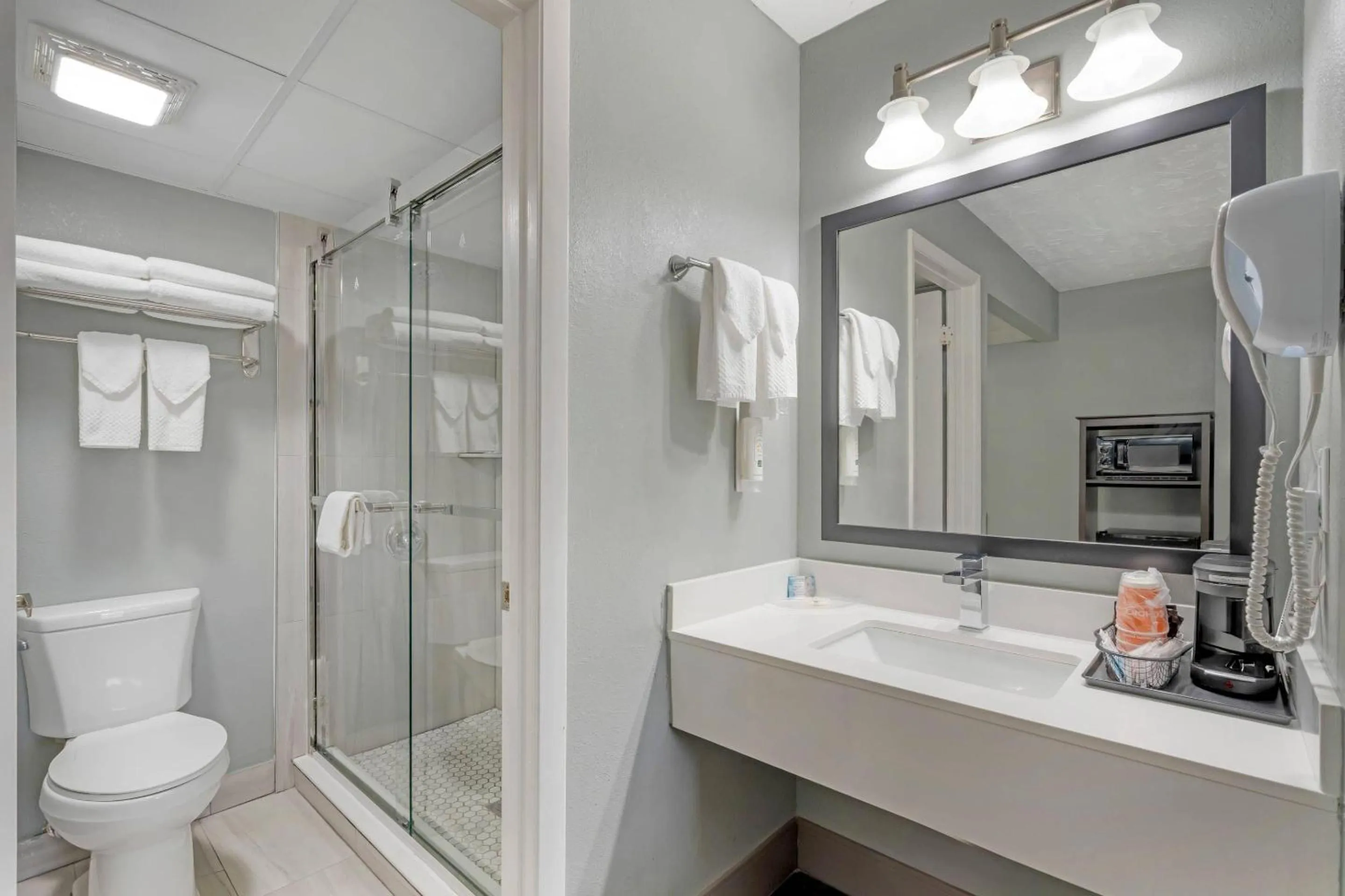 Bedroom in Quality Inn Bradenton North I-75