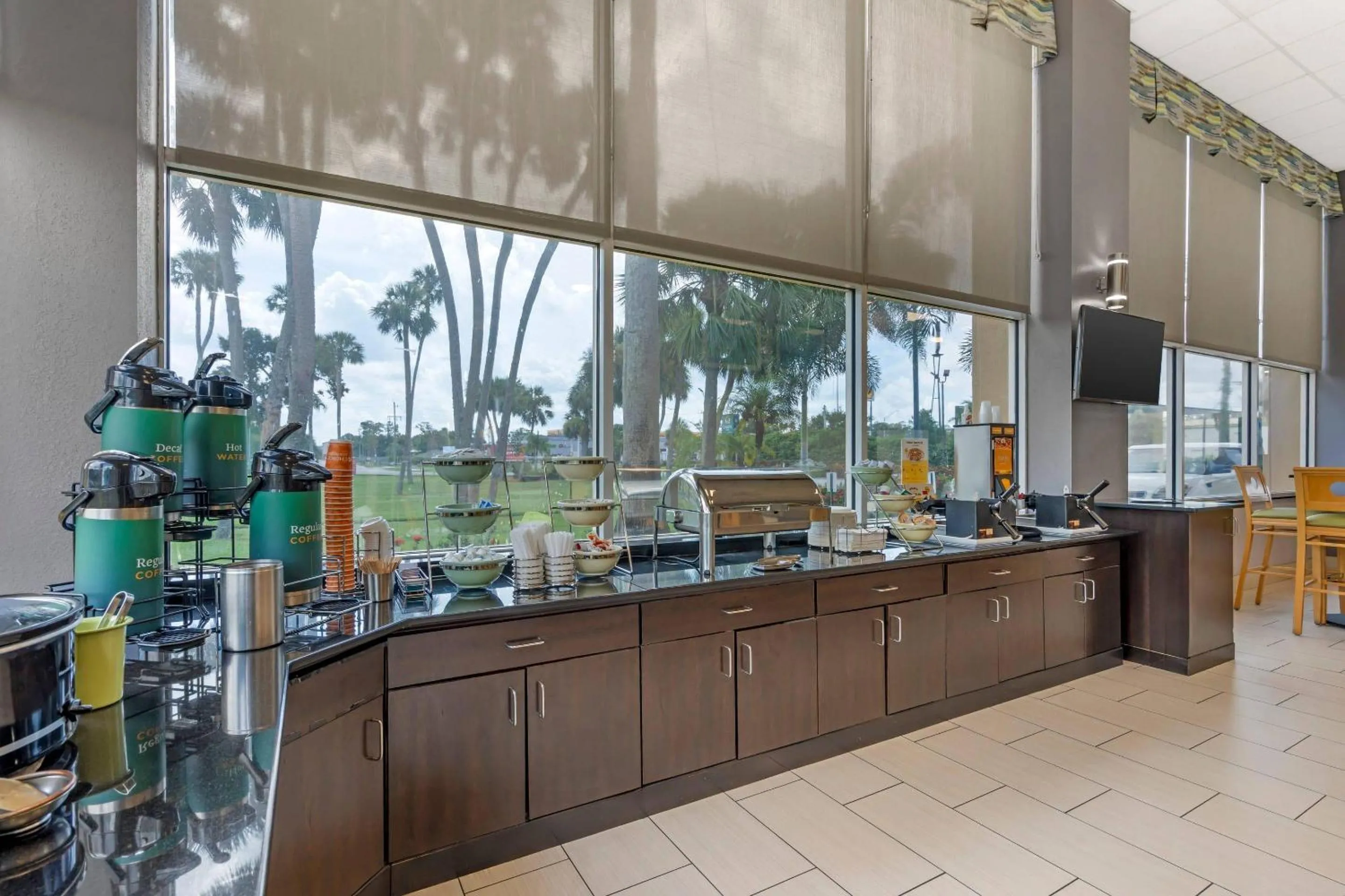 Breakfast in Quality Inn Bradenton North I-75