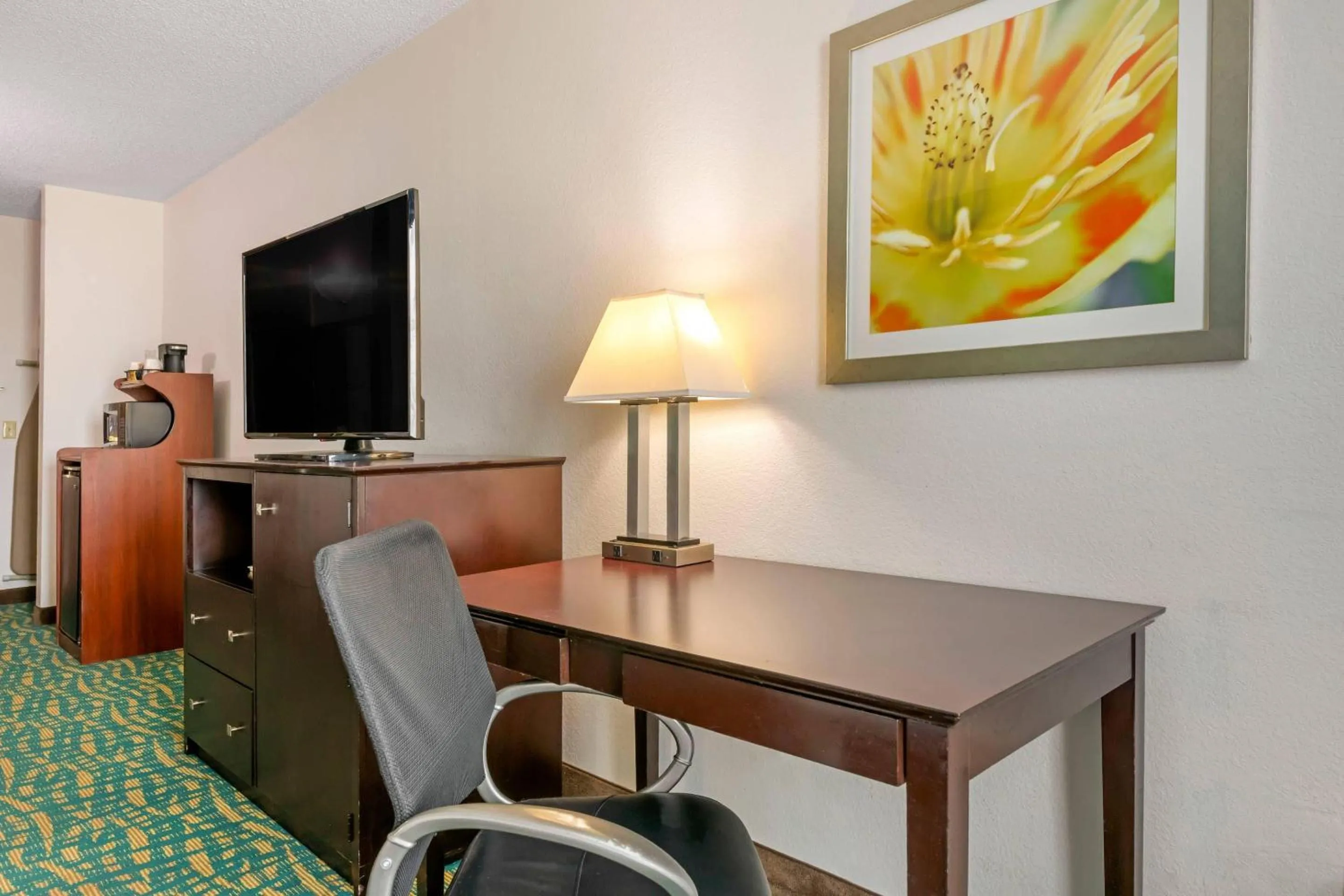 Bedroom in Comfort Inn & Suites Fort Lauderdale West Turnpike