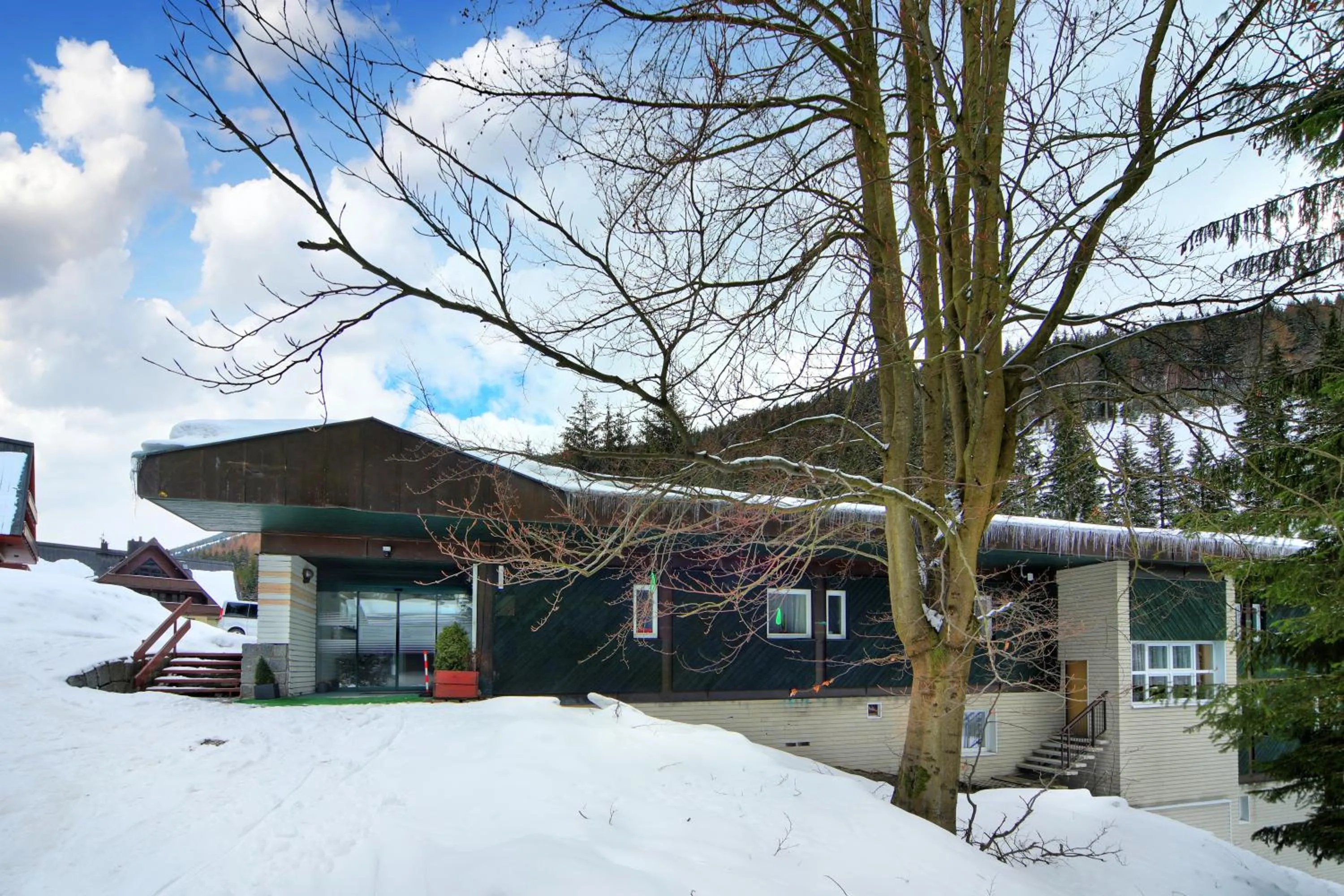 Property building in Hotel Lenka