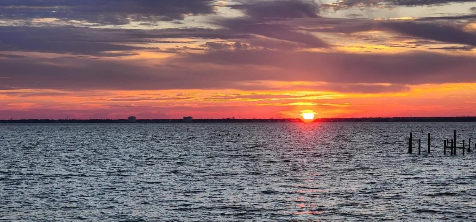 Sunset in Quality Inn & Suites Gulf Breeze Bayside near Pensacola Beach