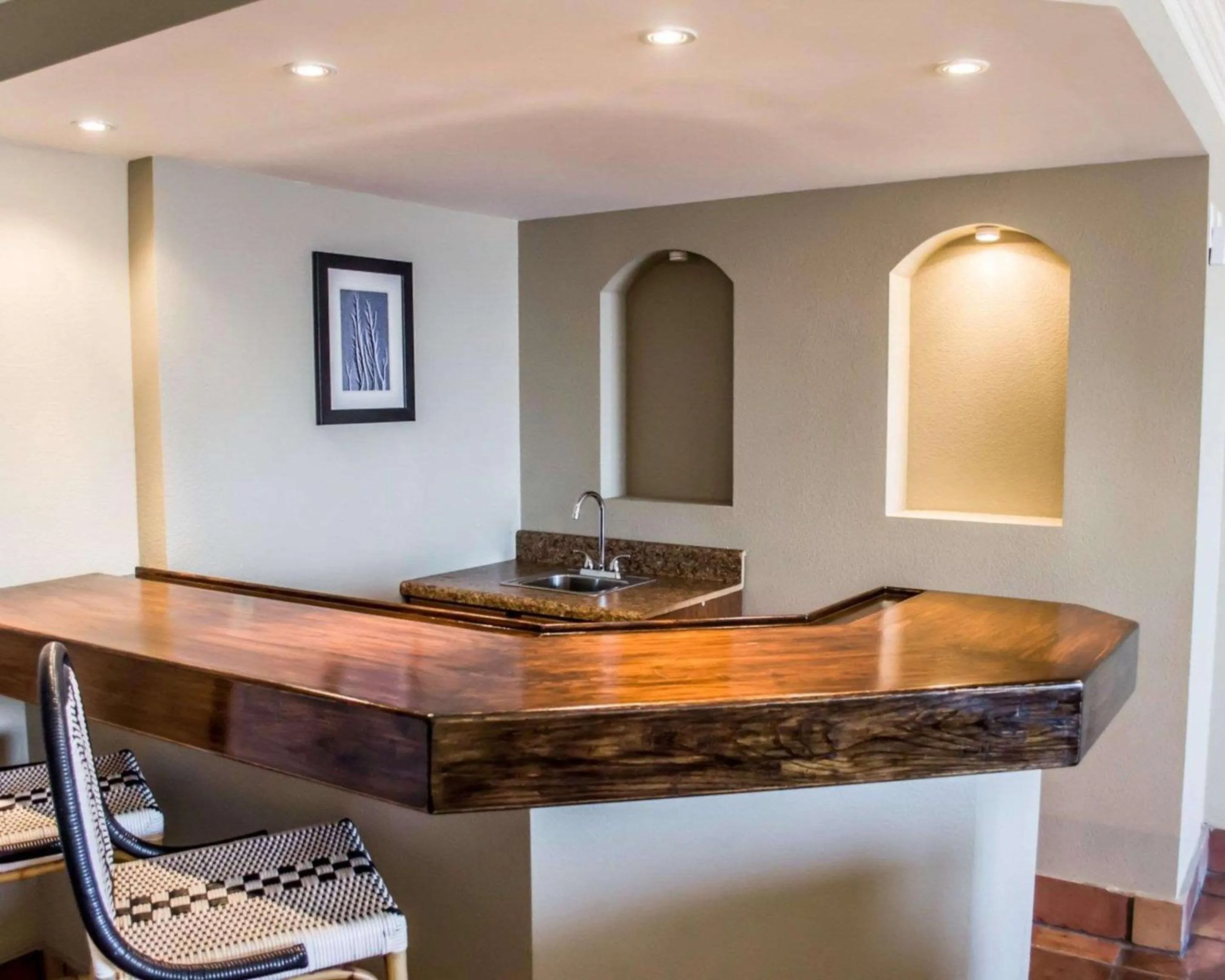 Bedroom in Quality Inn & Suites Gulf Breeze Bayside near Pensacola Beach