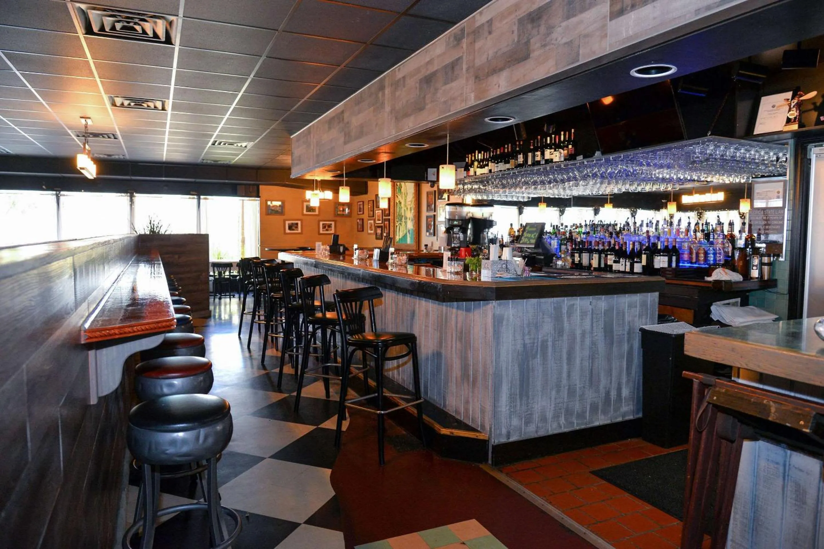 Restaurant/places to eat in Quality Inn & Suites Gulf Breeze Bayside near Pensacola Beach