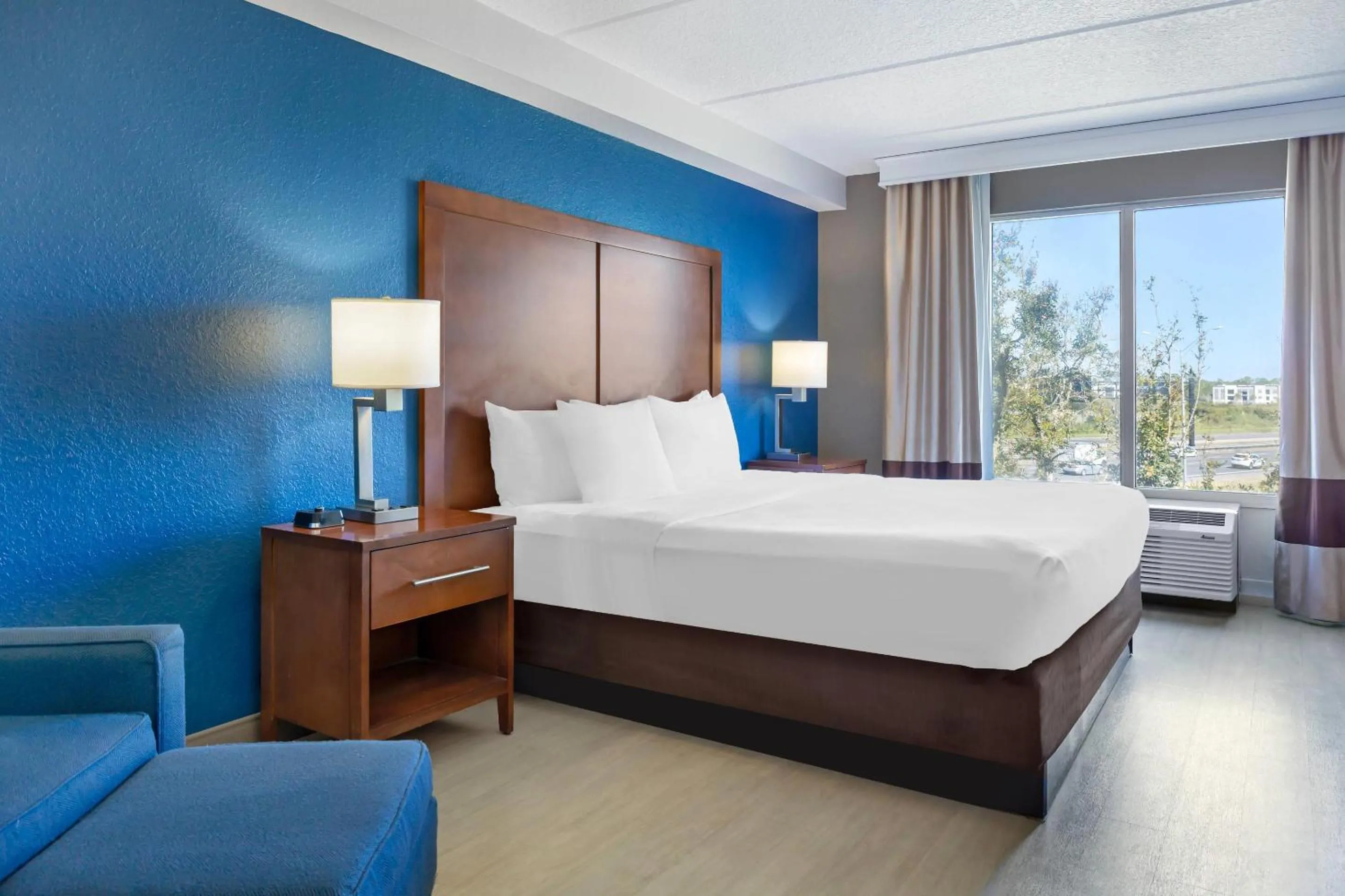 Bedroom, Bed in Comfort Inn & Suites Orlando North