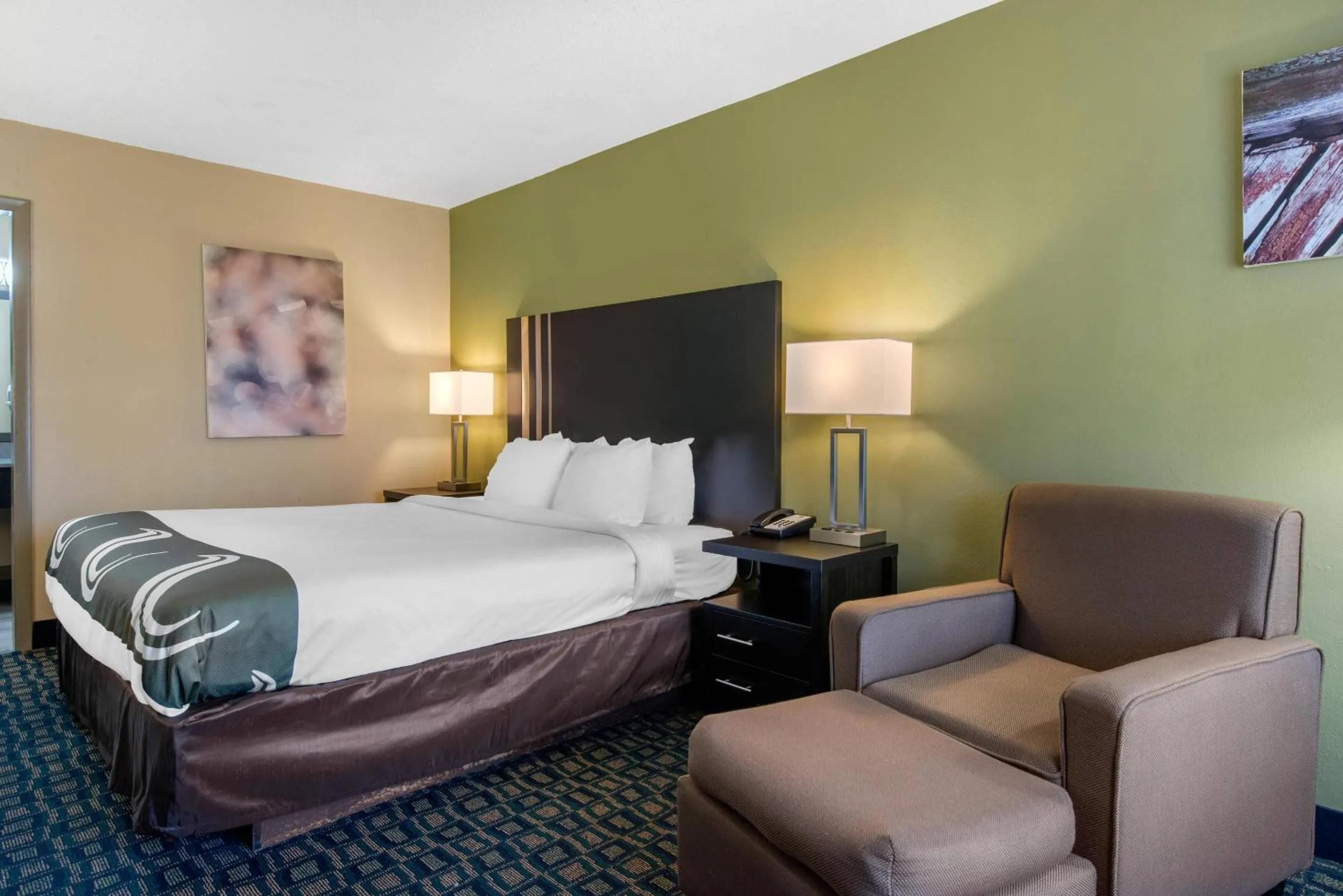 Bedroom, Bed in Quality Inn & Suites Brooksville I-75-Dade City