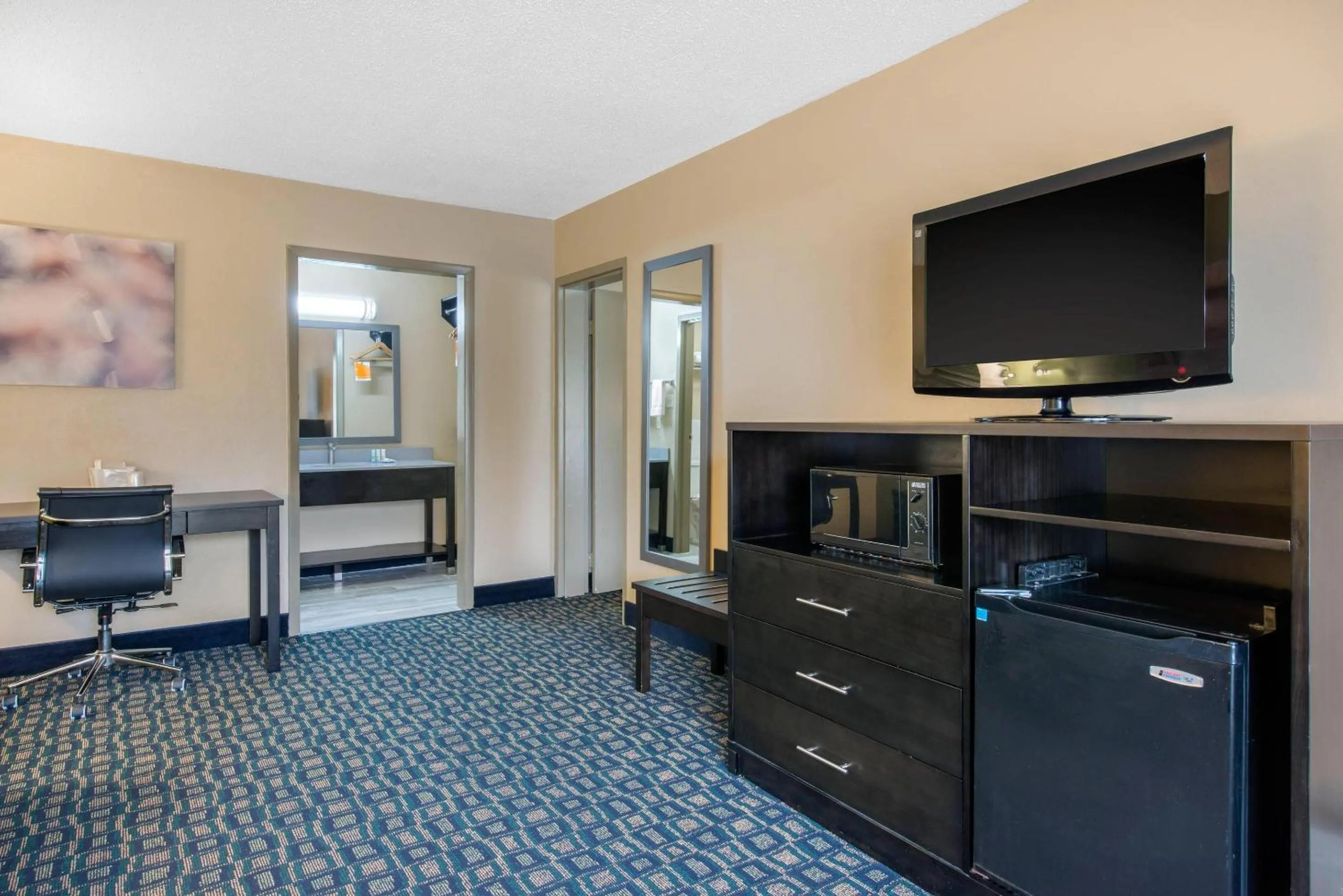 Bedroom in Quality Inn & Suites Brooksville I-75-Dade City