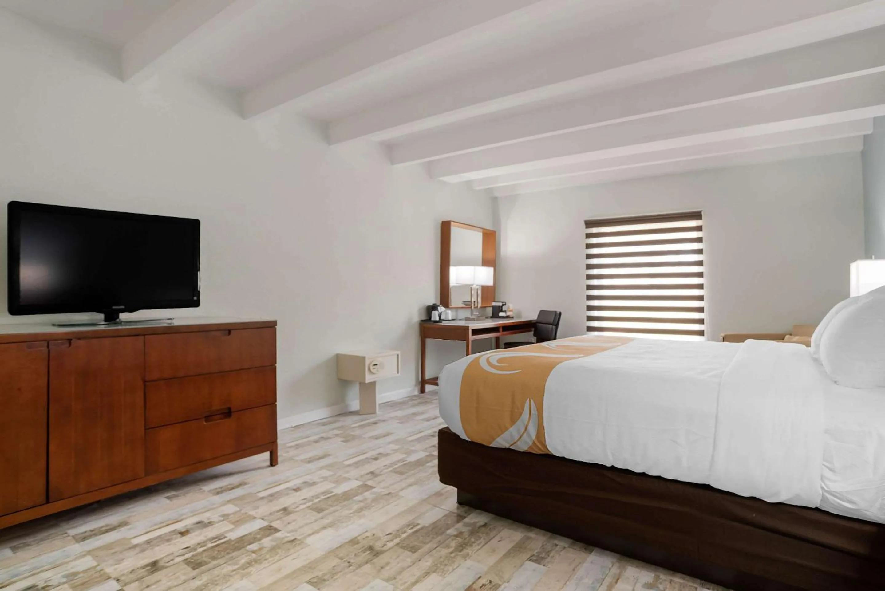 Bedroom, Bed in Quality Inn Fort Walton Beach - Destin West