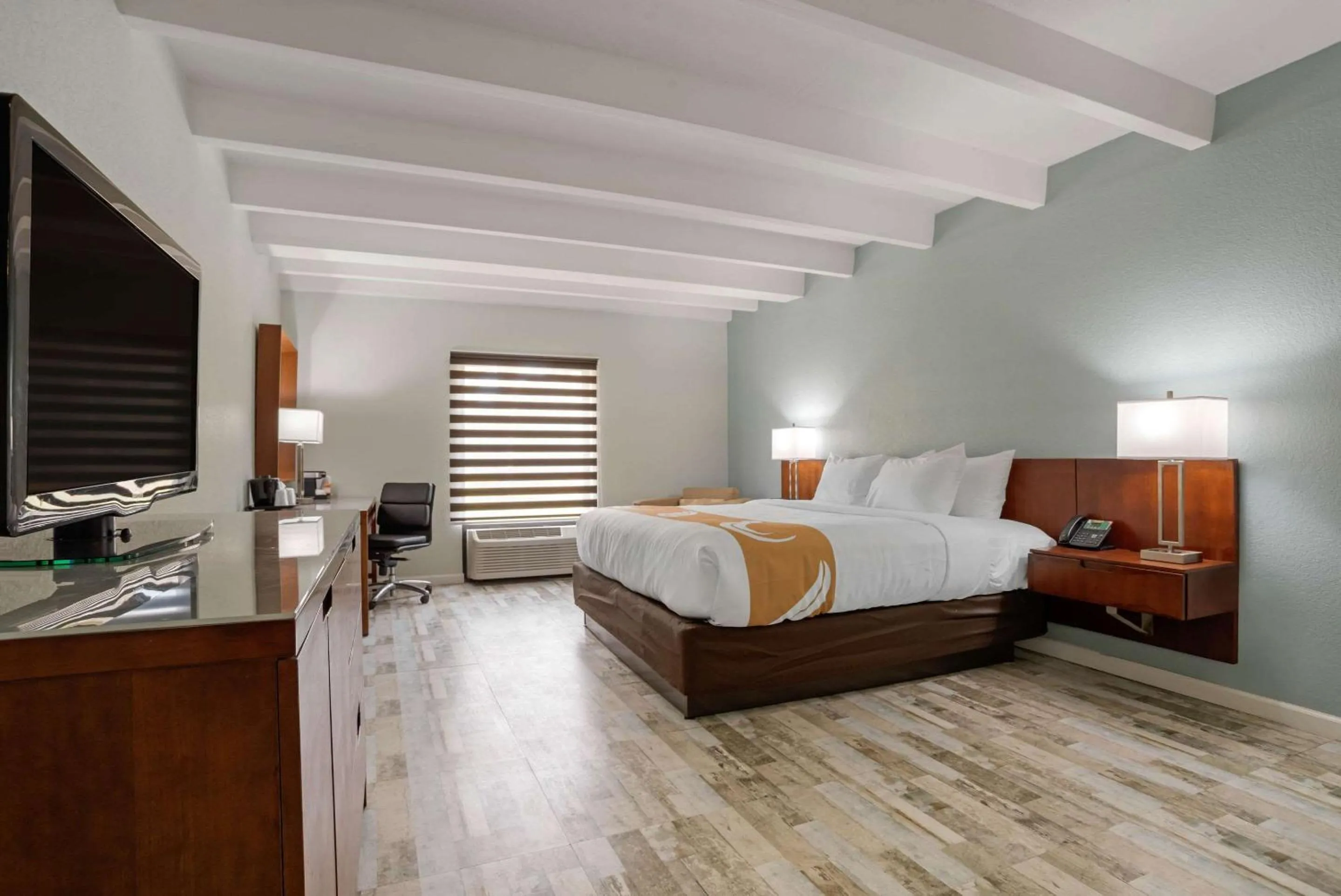 Bedroom, Bed in Quality Inn Fort Walton Beach - Destin West