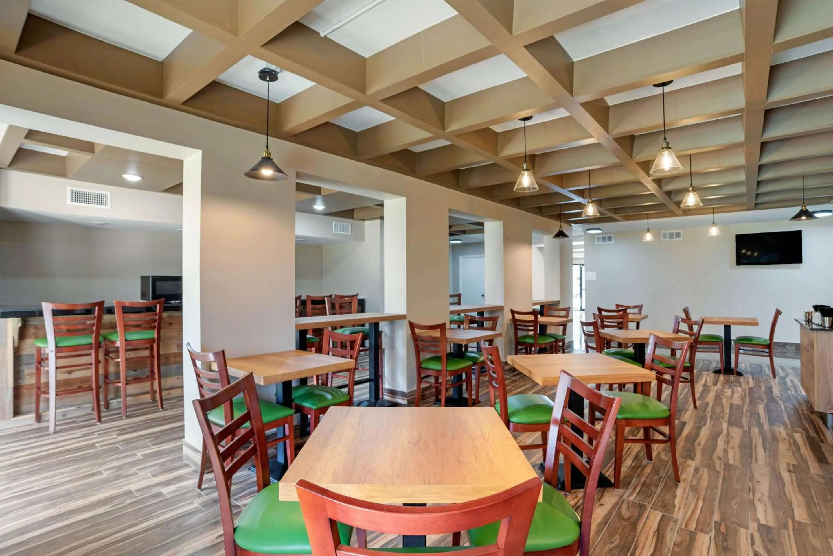 Breakfast in Quality Inn Fort Walton Beach - Destin West