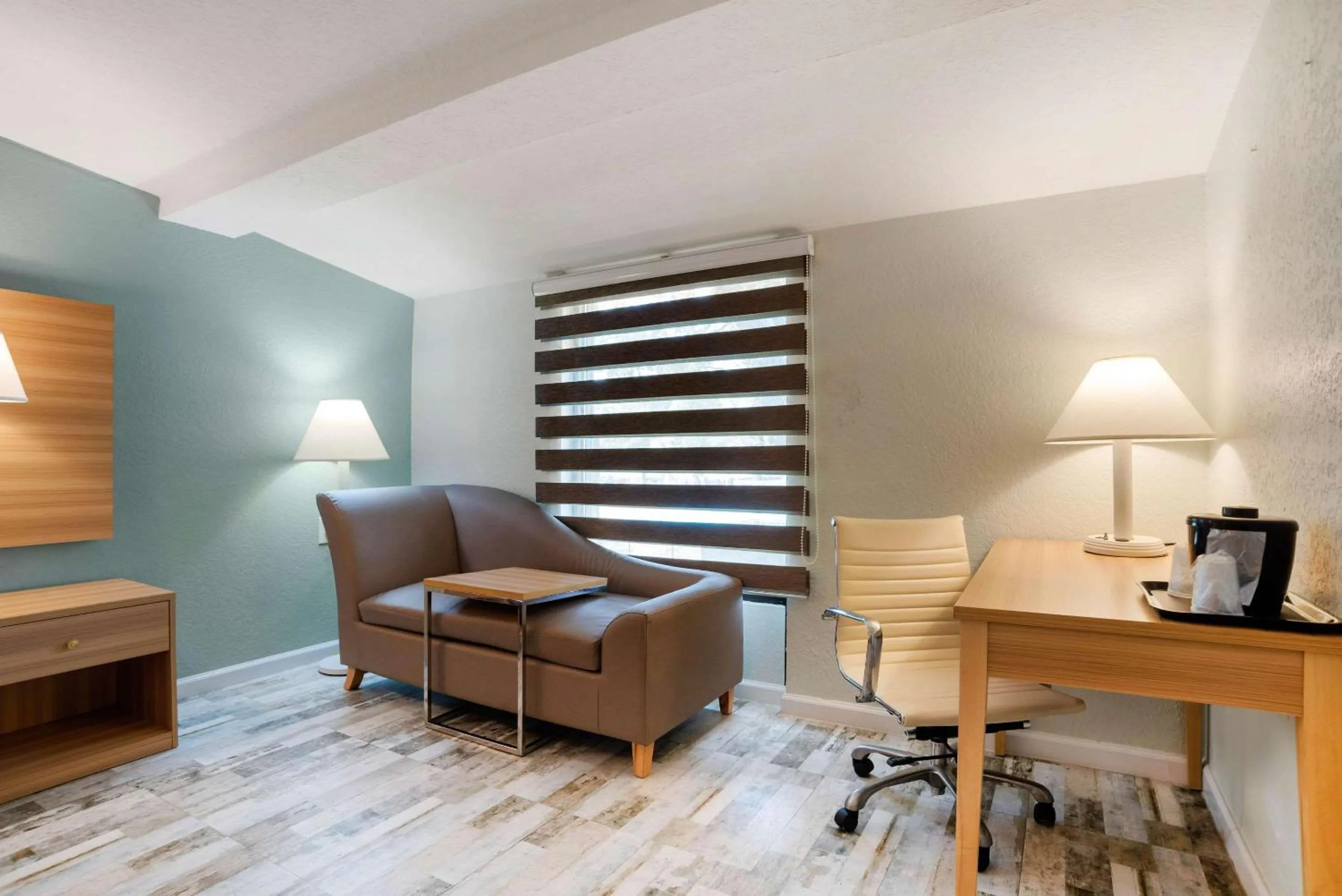 Bedroom in Quality Inn Fort Walton Beach - Destin West